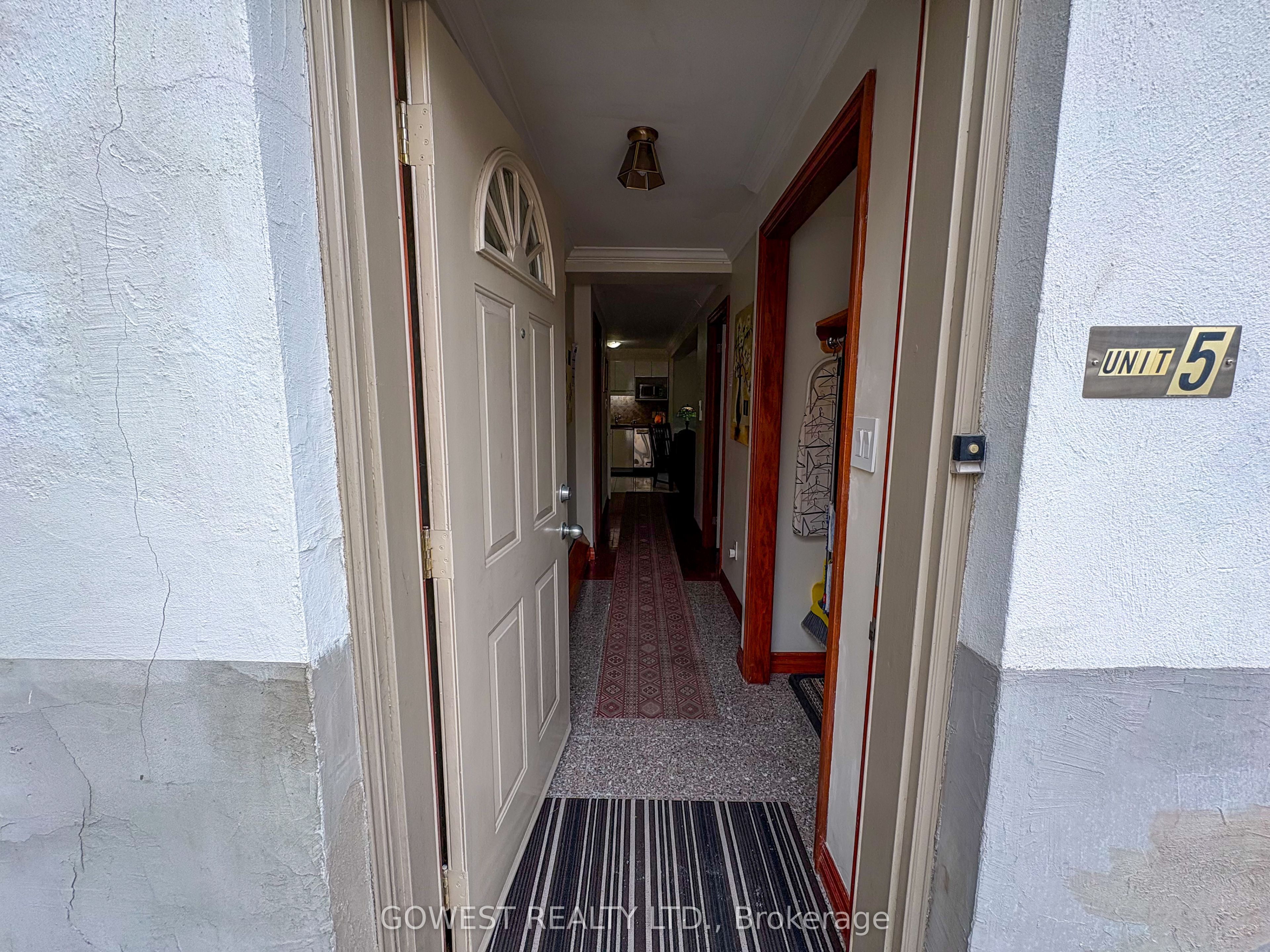 20 Glen Gordon Road 5, Toronto, ON M6P 1B8 photo 2