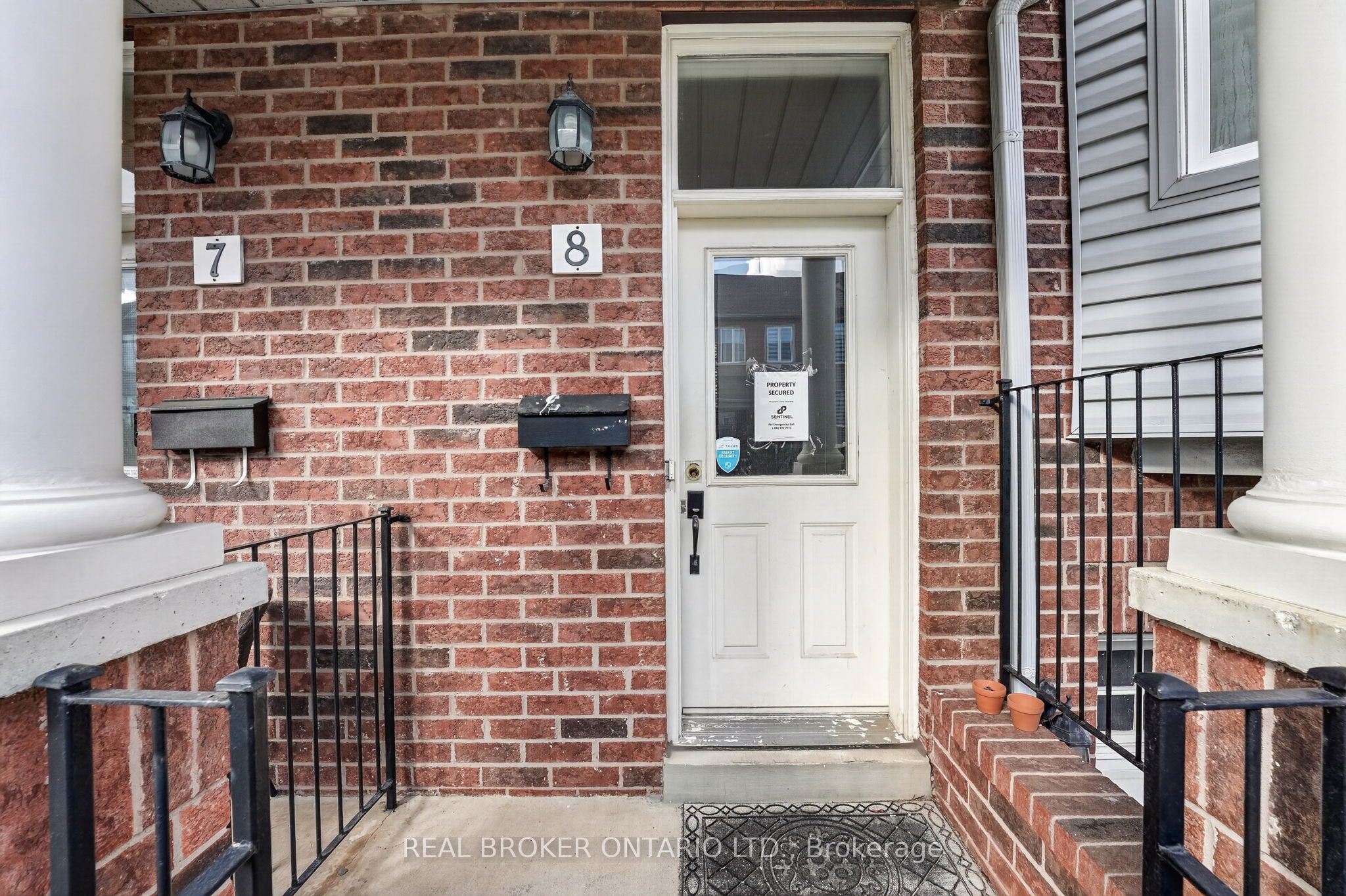 5985 Creditview Road 8, Mississauga, ON L5V 2M9 photo 3