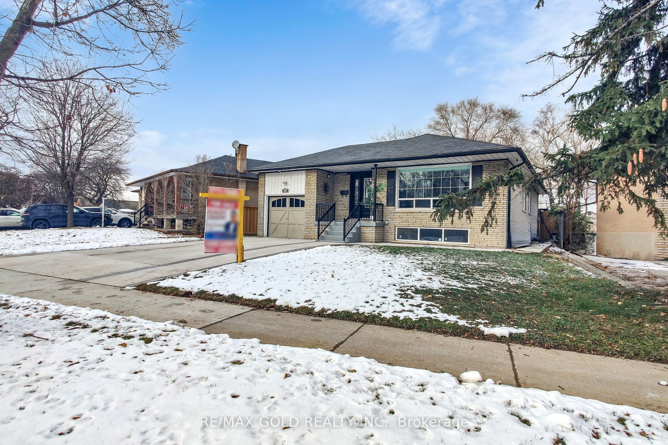 189 Kingsview Boulevard, Toronto, ON M9R 1V7