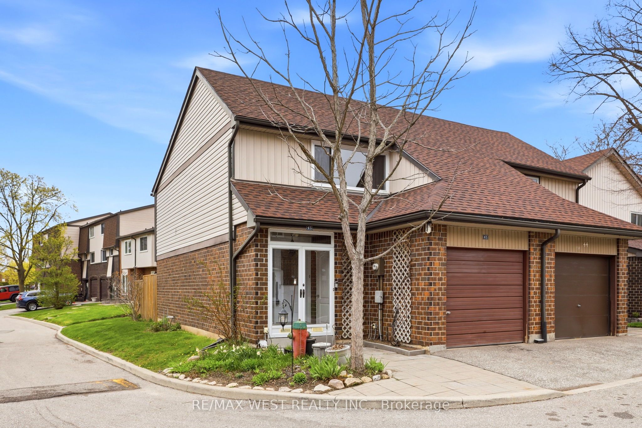 318 Laurier Avenue 43, Milton, ON L9T 3M9