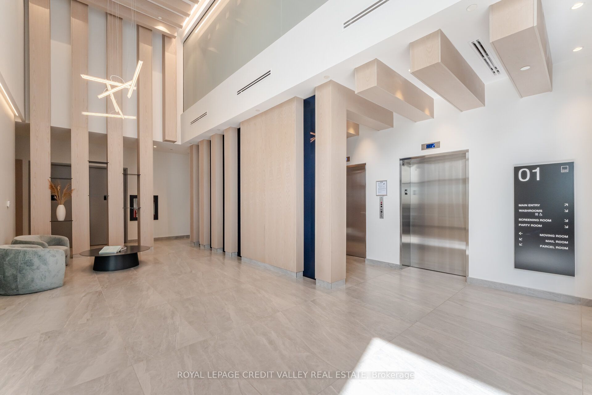 86 Dundas Street E 315, Mississauga, ON L7A 0B1 photo 2
