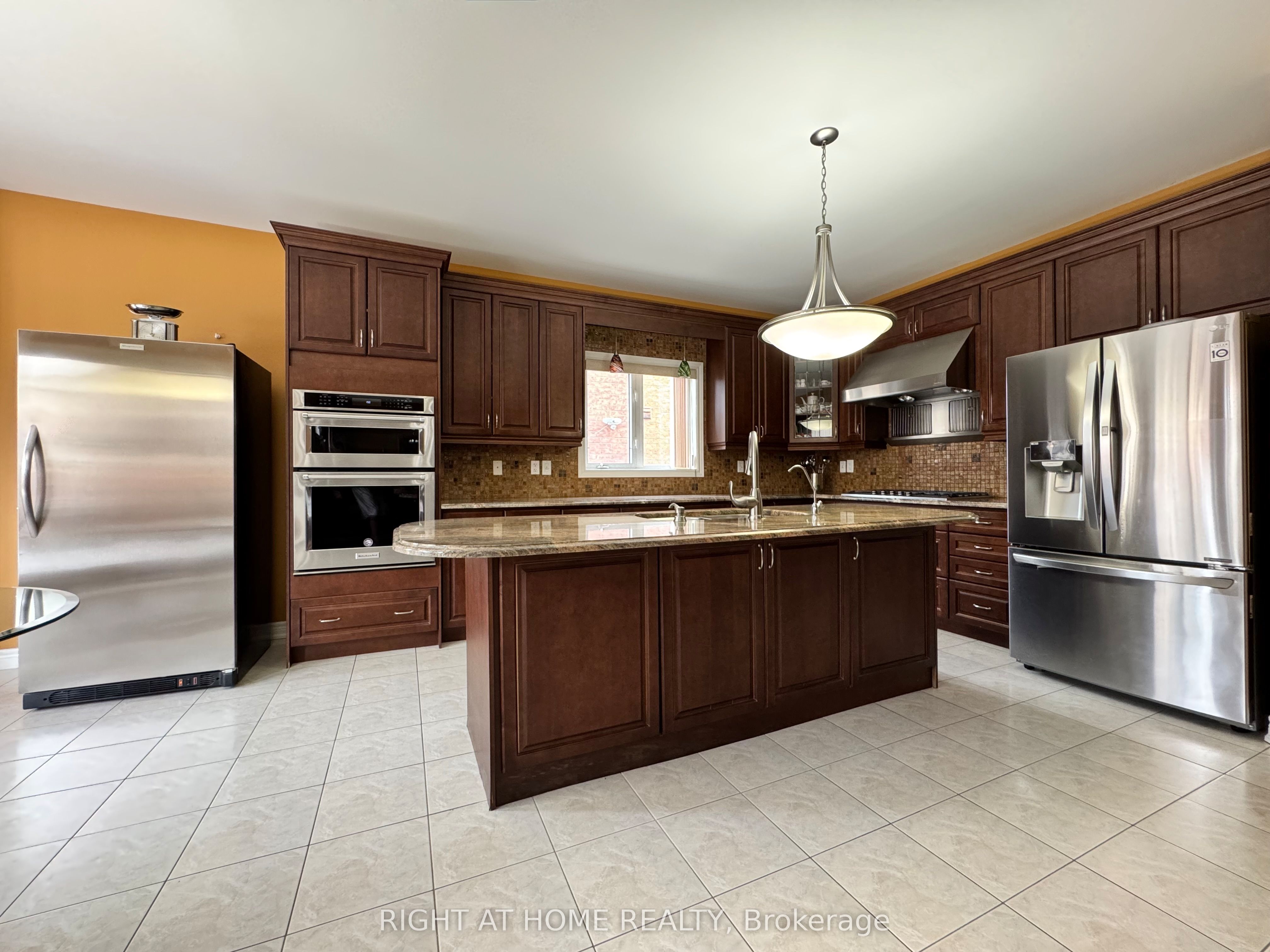 29 Lynnvalley Crescent, Brampton, ON L6P 2E1 photo 3