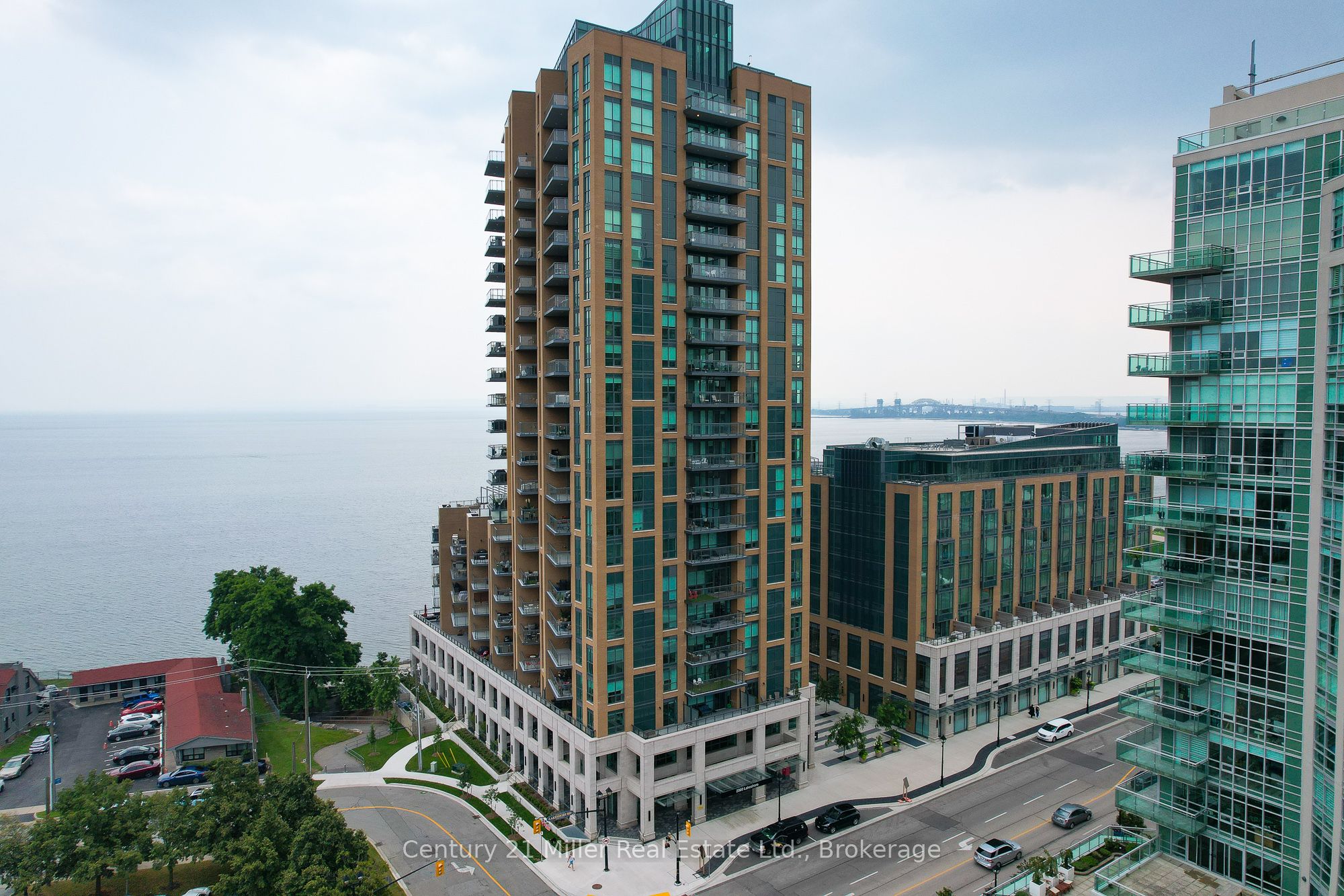 2060 Lakeshore Road 802, Burlington, ON L7R 0G2 photo 2
