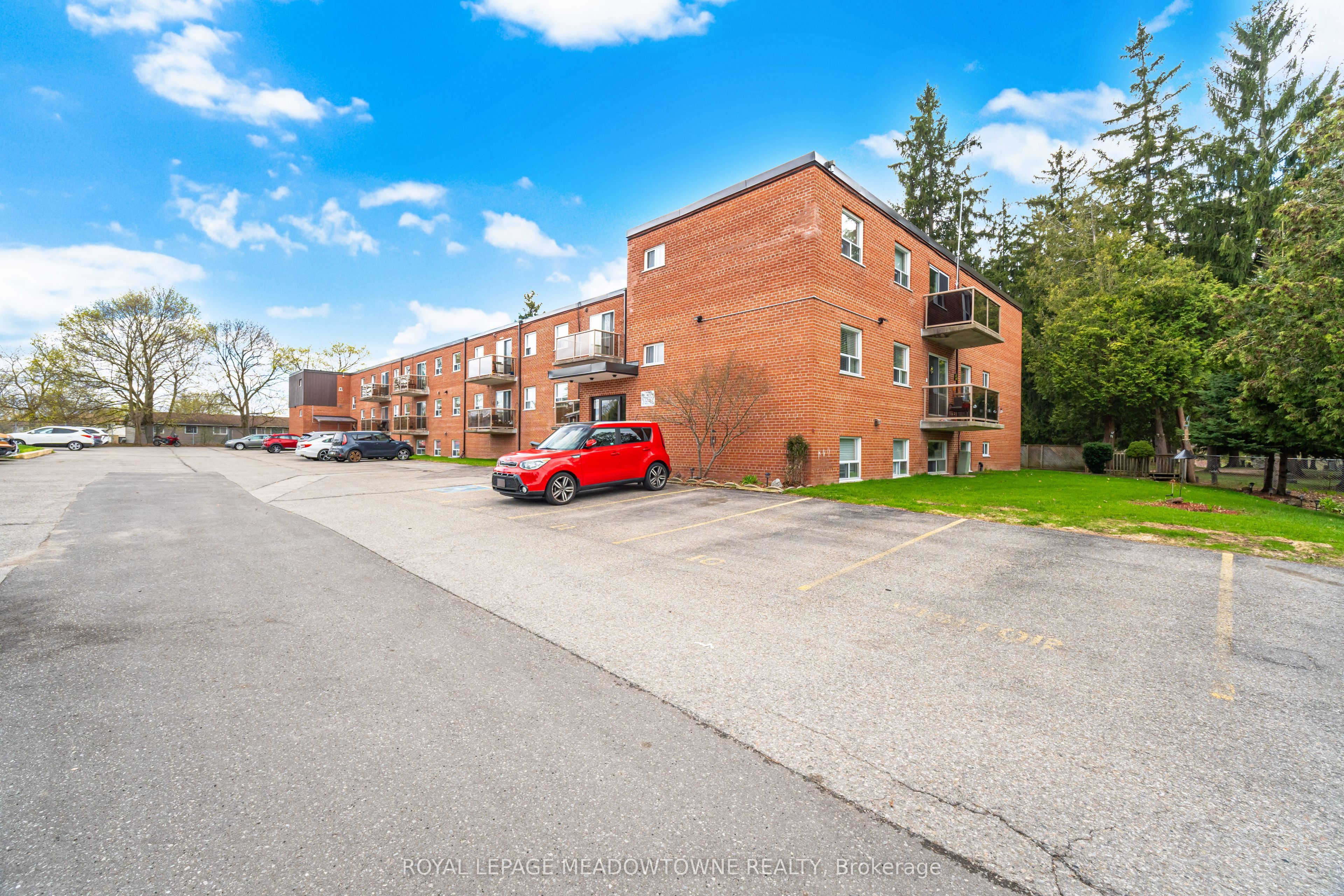 24 Ransom Street 205, Halton Hills, ON L7J 1S3 photo 2