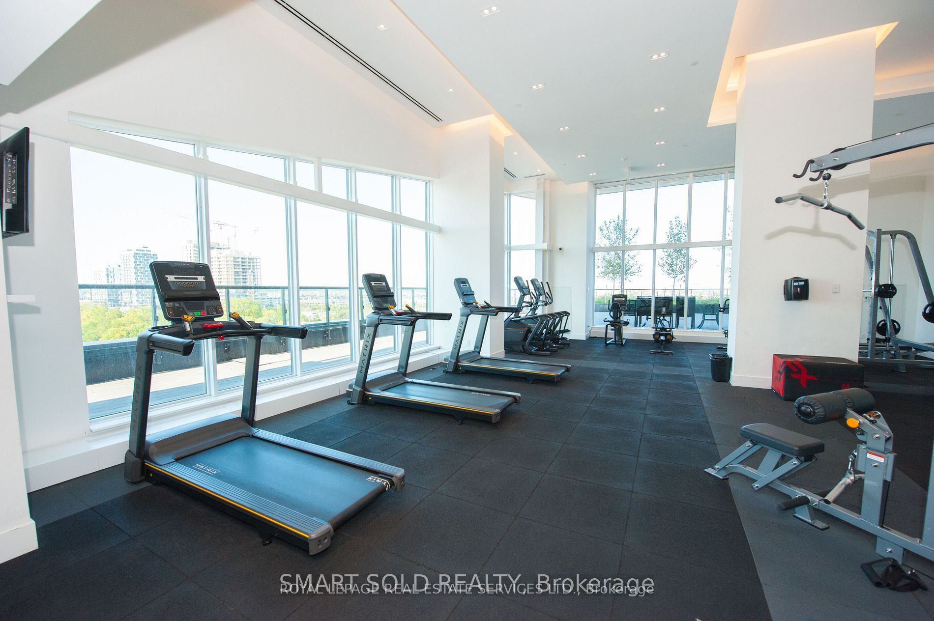 2485 Taunton Road 1126, Oakville, ON L6H 3R8 photo 2