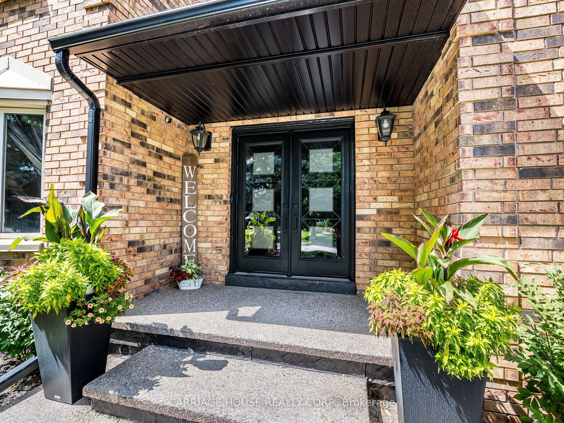 16 Stowe Court, Brampton, ON L6Z 4C5 photo 4