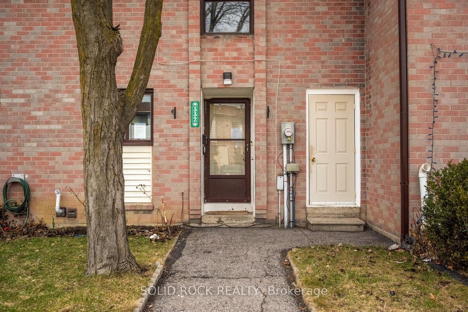 332 Fleetwood Crescent 332, Brampton, ON L6T 2E7 photo 2