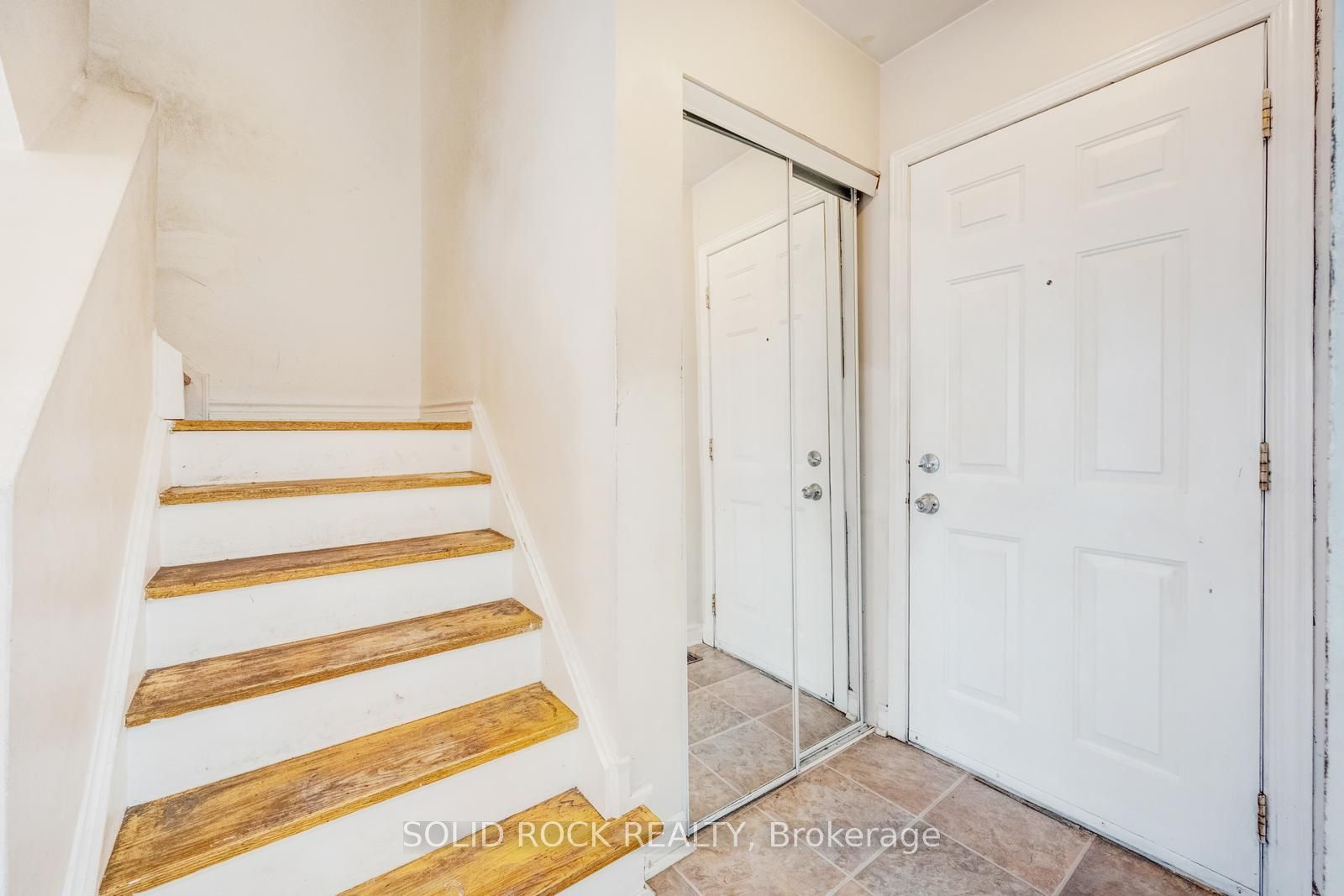 332 Fleetwood Crescent 332, Brampton, ON L6T 2E7 photo 5