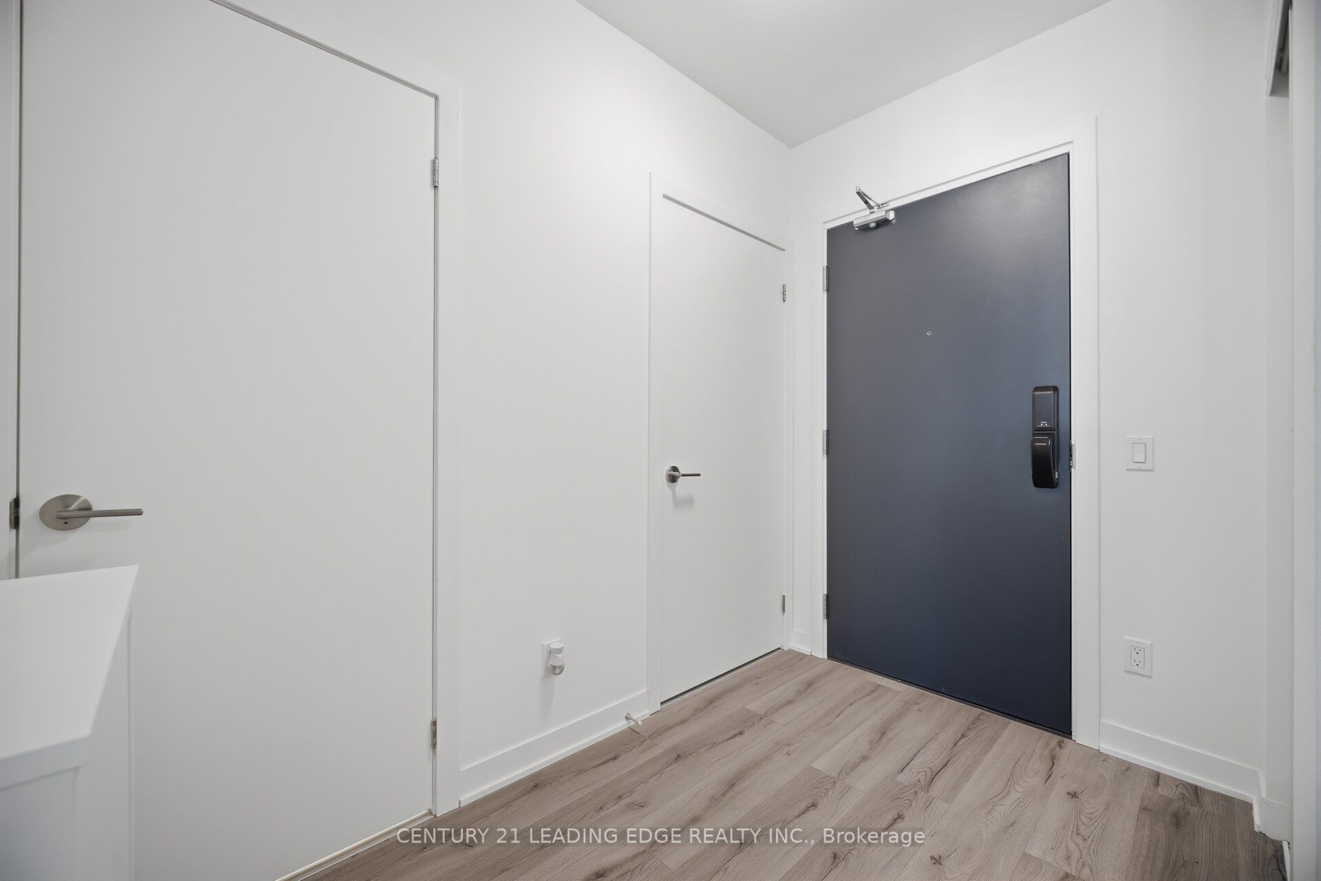 405 Dundas Street W 317, Oakville, ON L6M 5P9 photo 5
