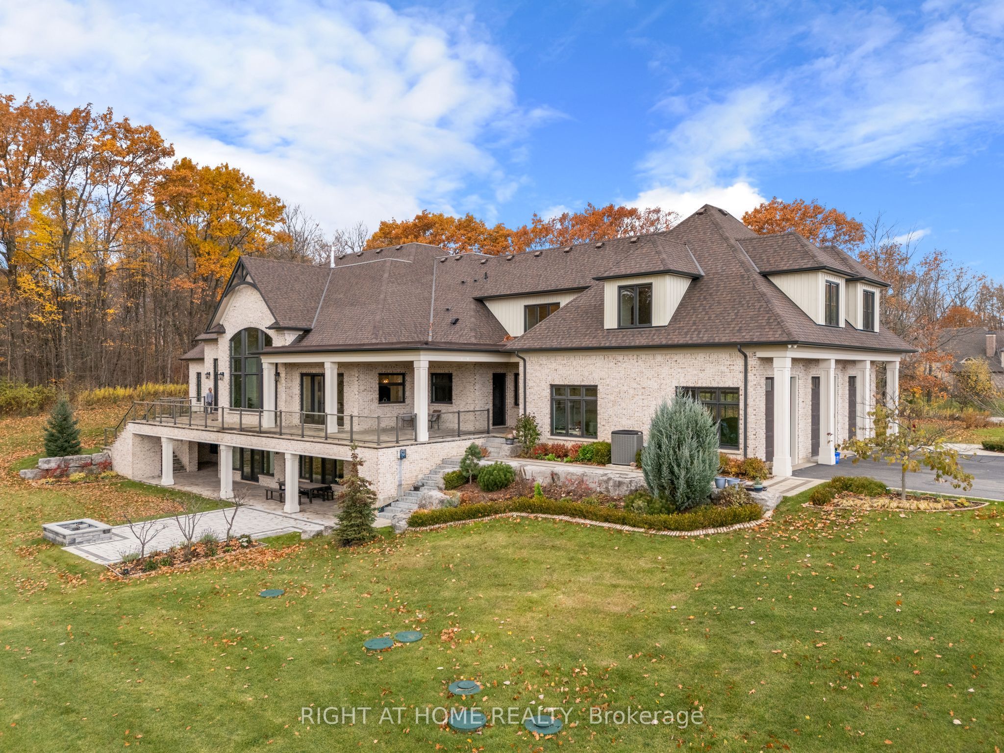 2606 Harvestmoon Lane, Burlington, ON L7P 0N5 photo 3