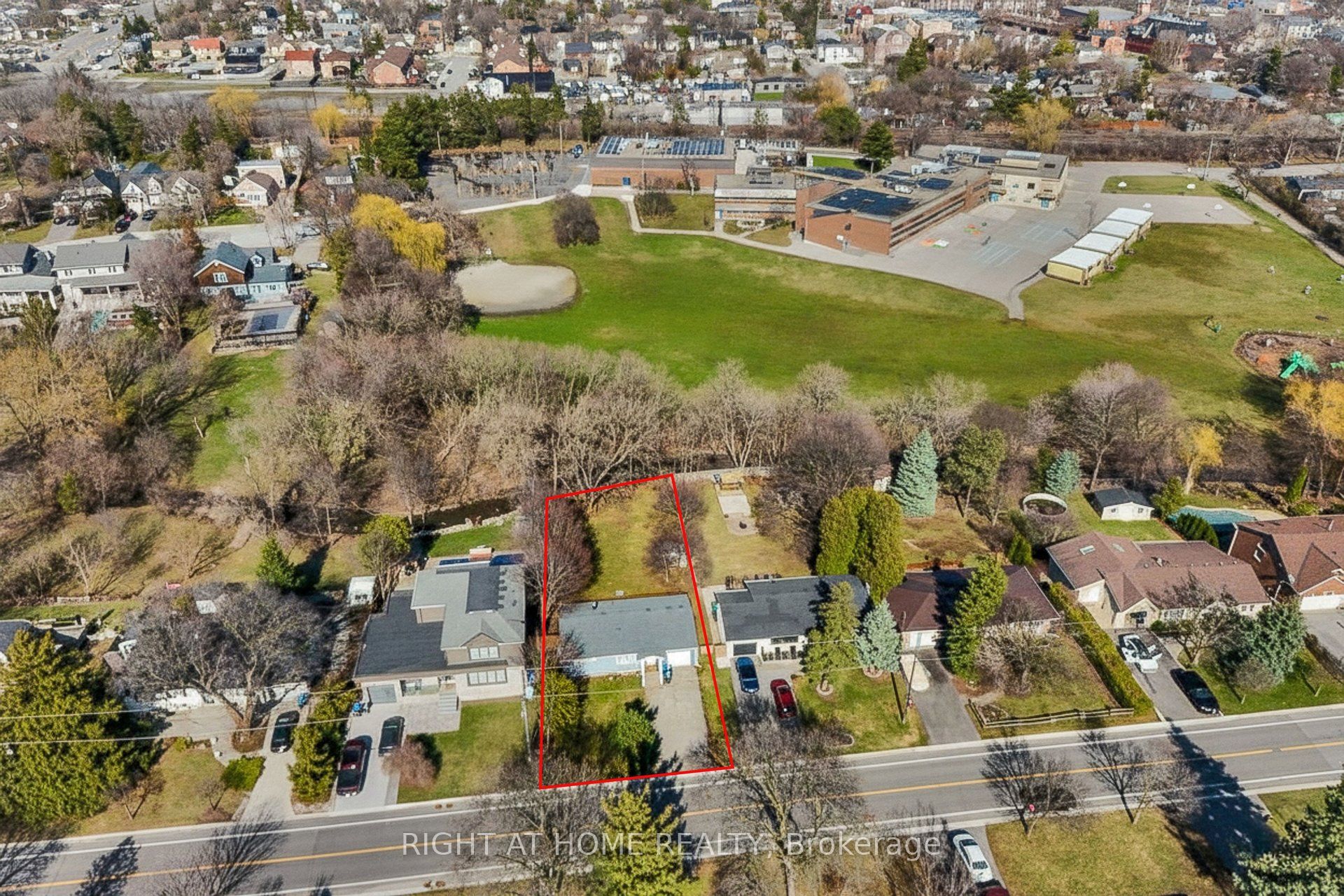 15 Pioneer Drive, Mississauga, ON L5M 1G8