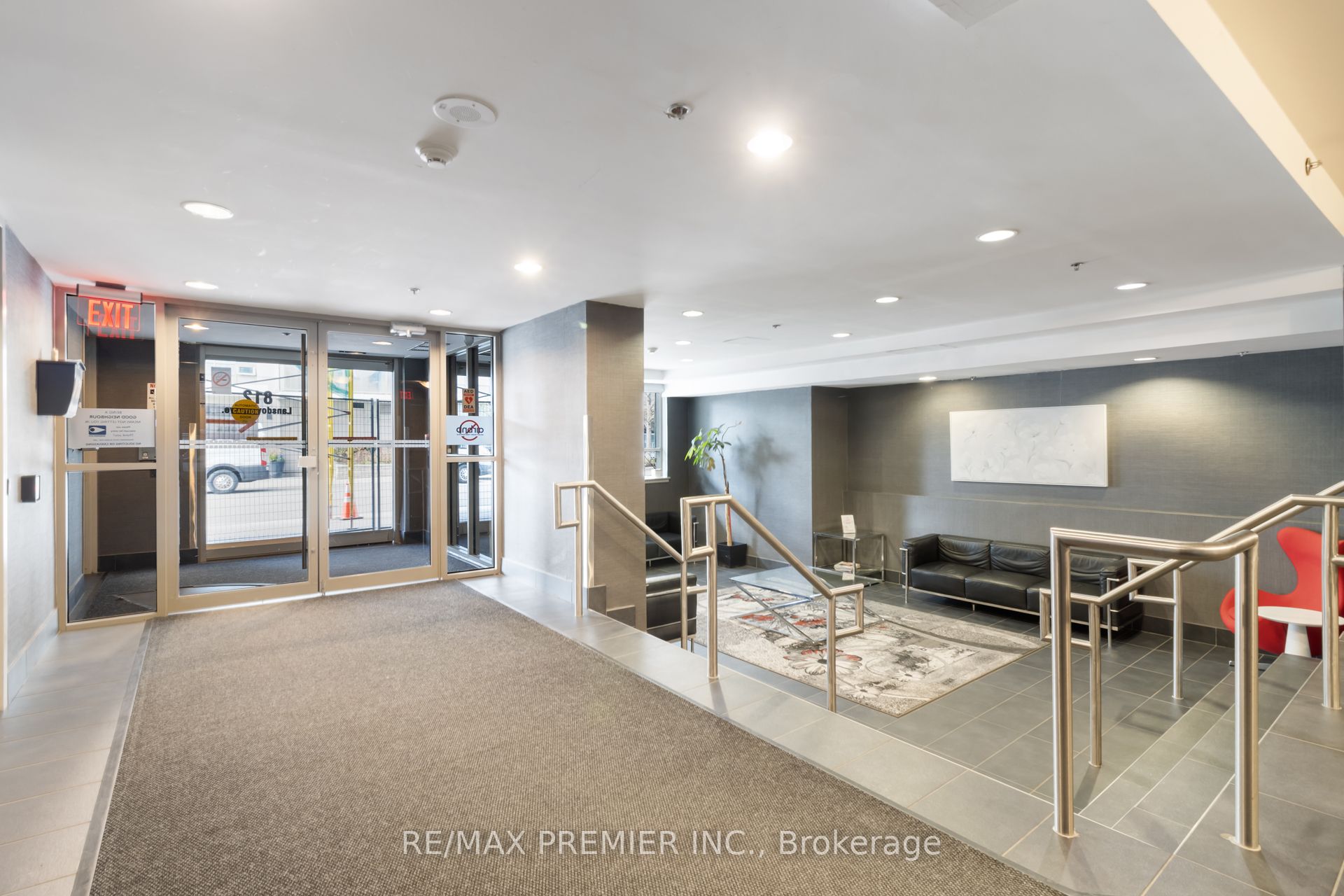 812 Lansdowne Avenue 1011, Toronto, ON M6H 4K6 photo 5