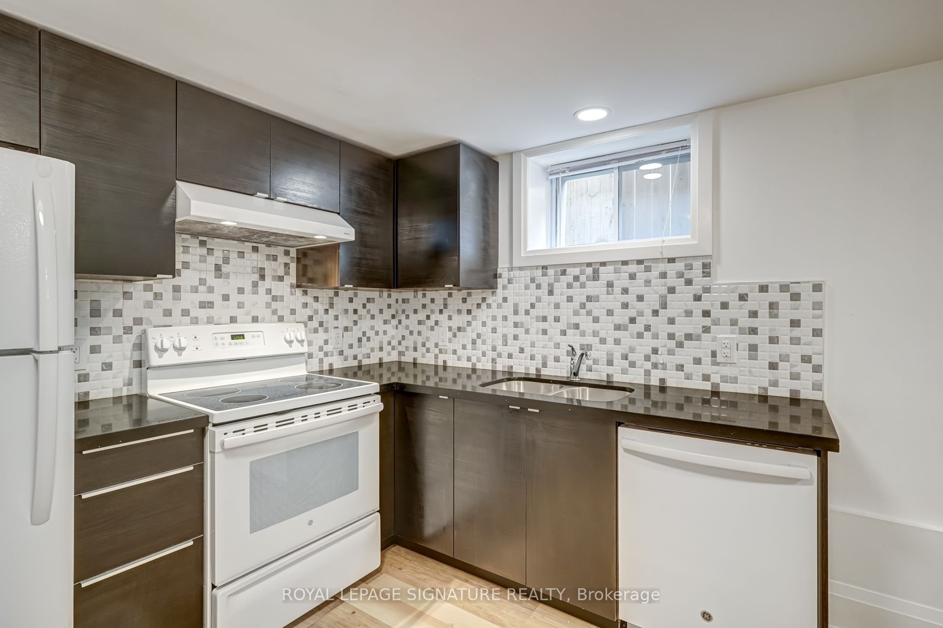 250 Nairn Avenue Lower, Toronto, ON M6E 4H4 photo 5