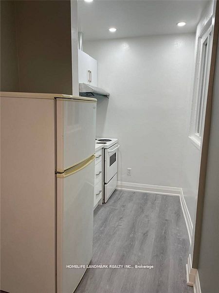 271 Dunn Avenue 2, Toronto, ON M6K 1L9 photo 4