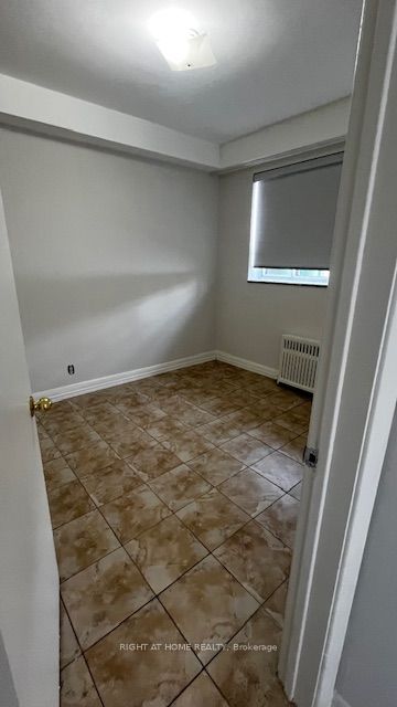 1 Wandle Avenue 1, Toronto, ON M3M 2L1