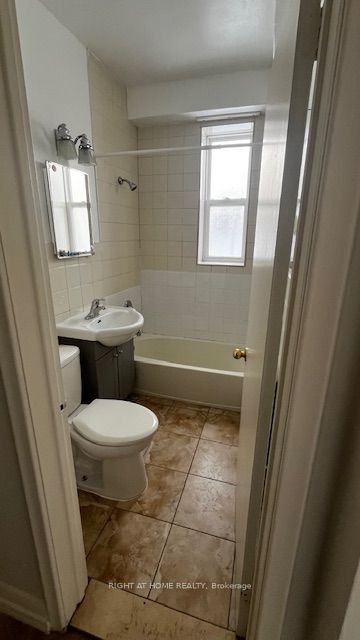 1 Wandle Avenue 1, Toronto, ON M3M 2L1 photo 2