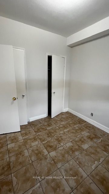 1 Wandle Avenue 1, Toronto, ON M3M 2L1 photo 4