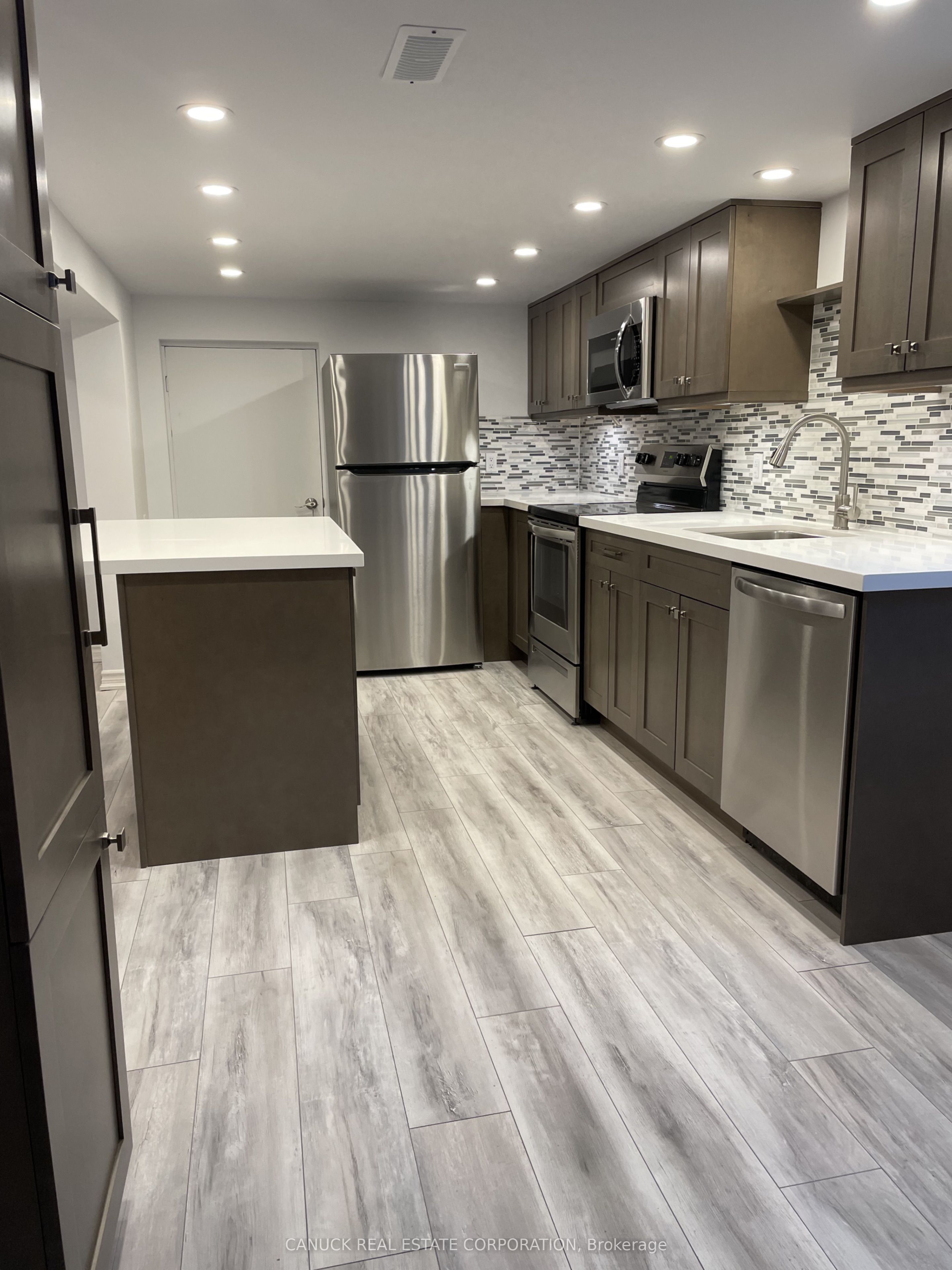 11 Navenby Crescent Lower Unit, Toronto, ON M9L 1B1 photo 2
