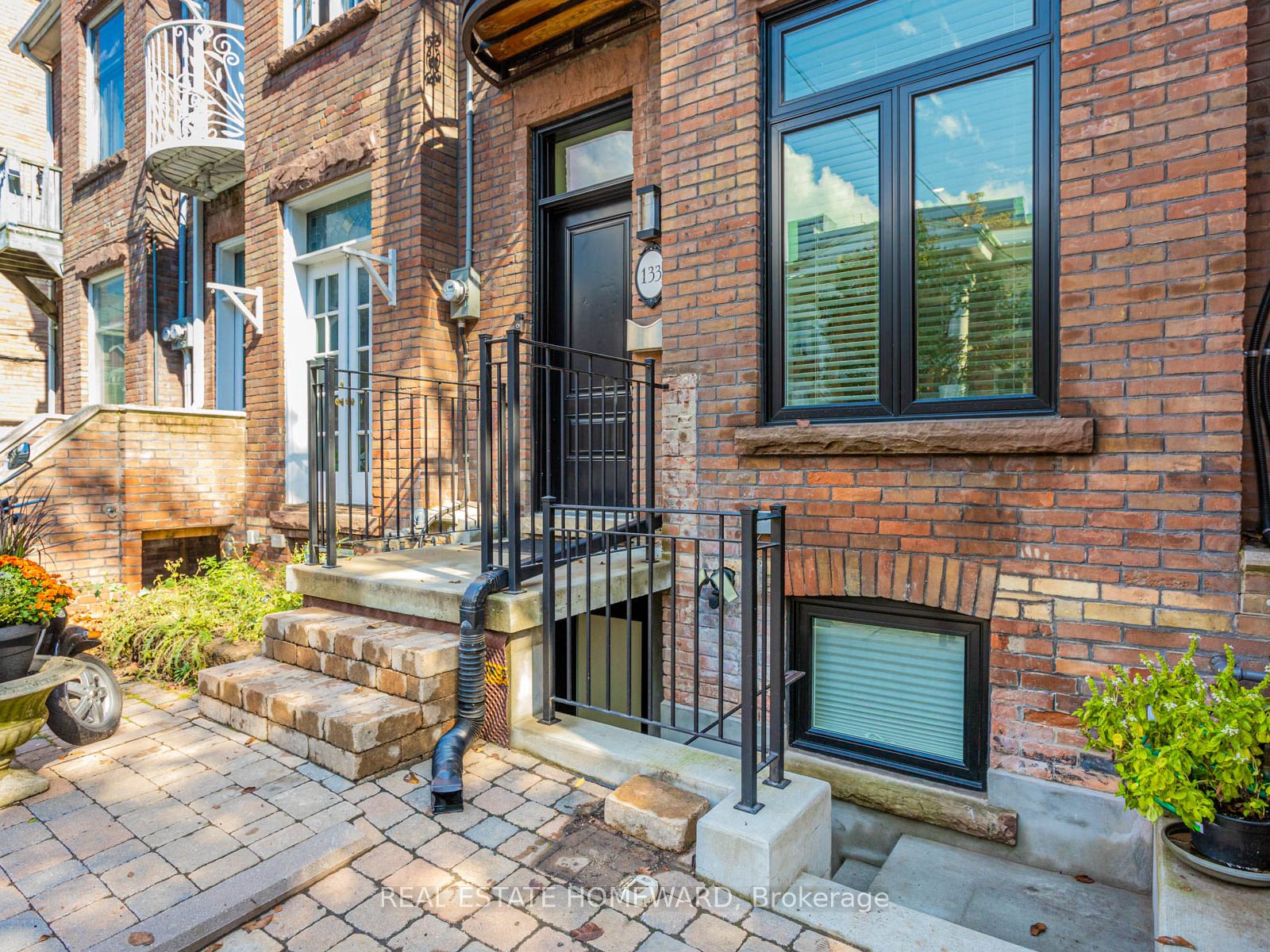 133 Cowan Avenue, Toronto, ON M6K 2N1 photo 3