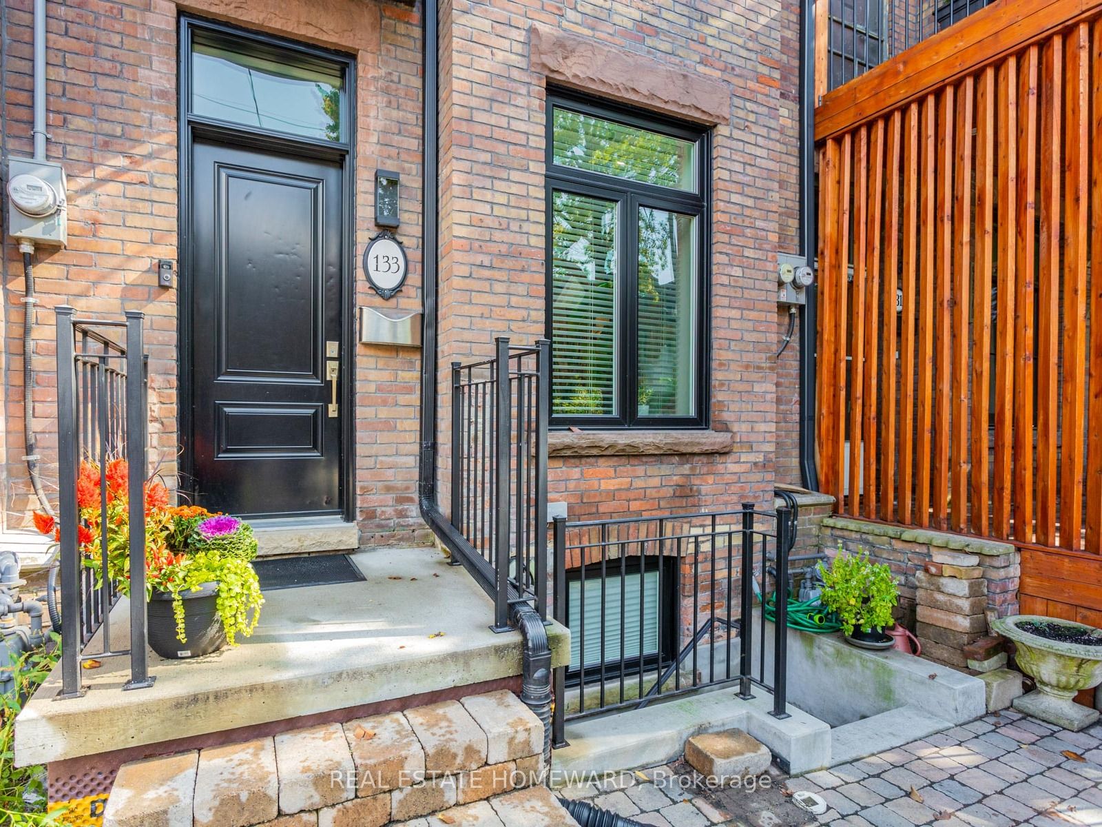 133 Cowan Avenue, Toronto, ON M6K 2N1 photo 4