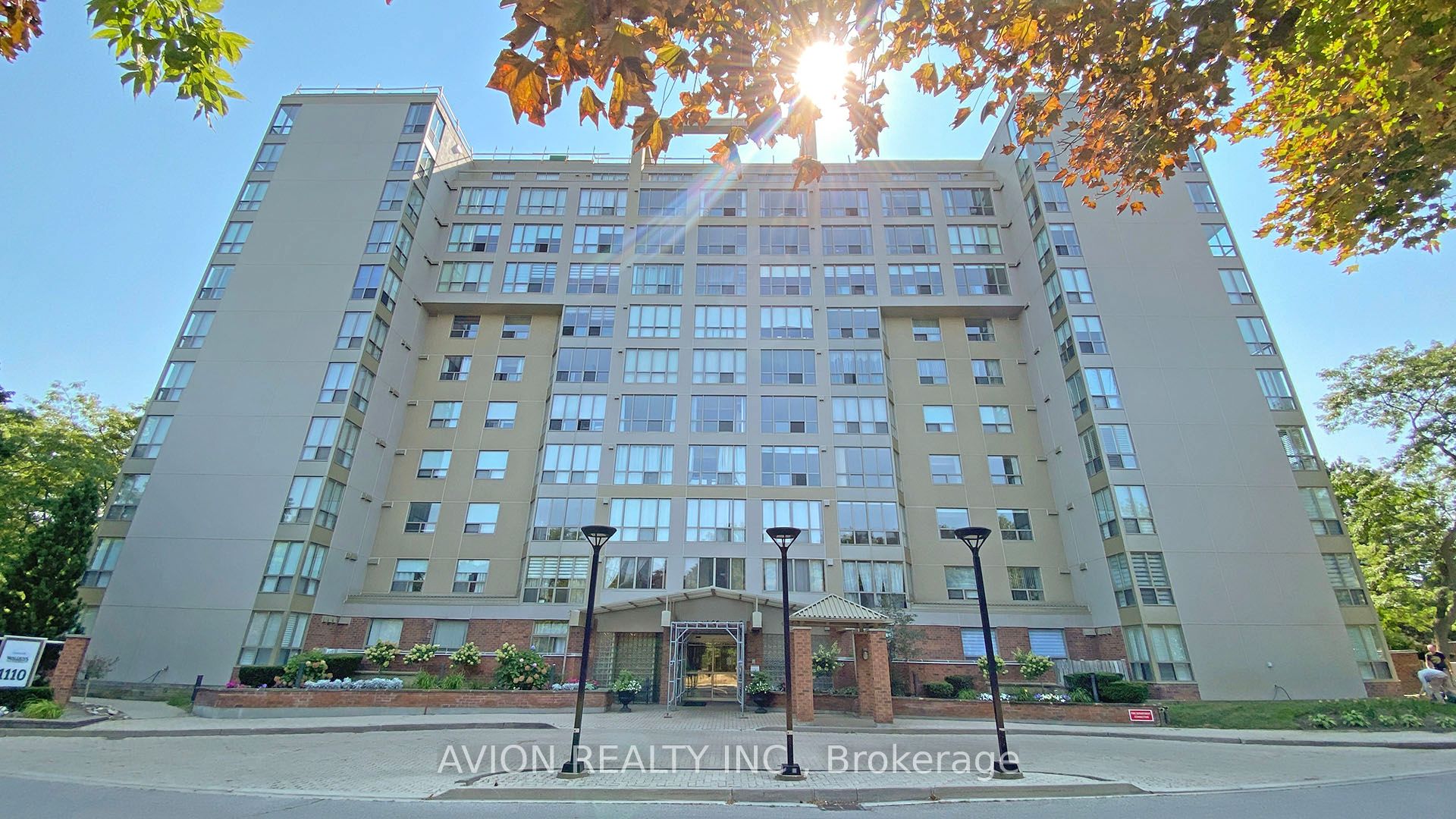 1110 Walden Circle 504, Mississauga, ON L5J 4R3 photo 2