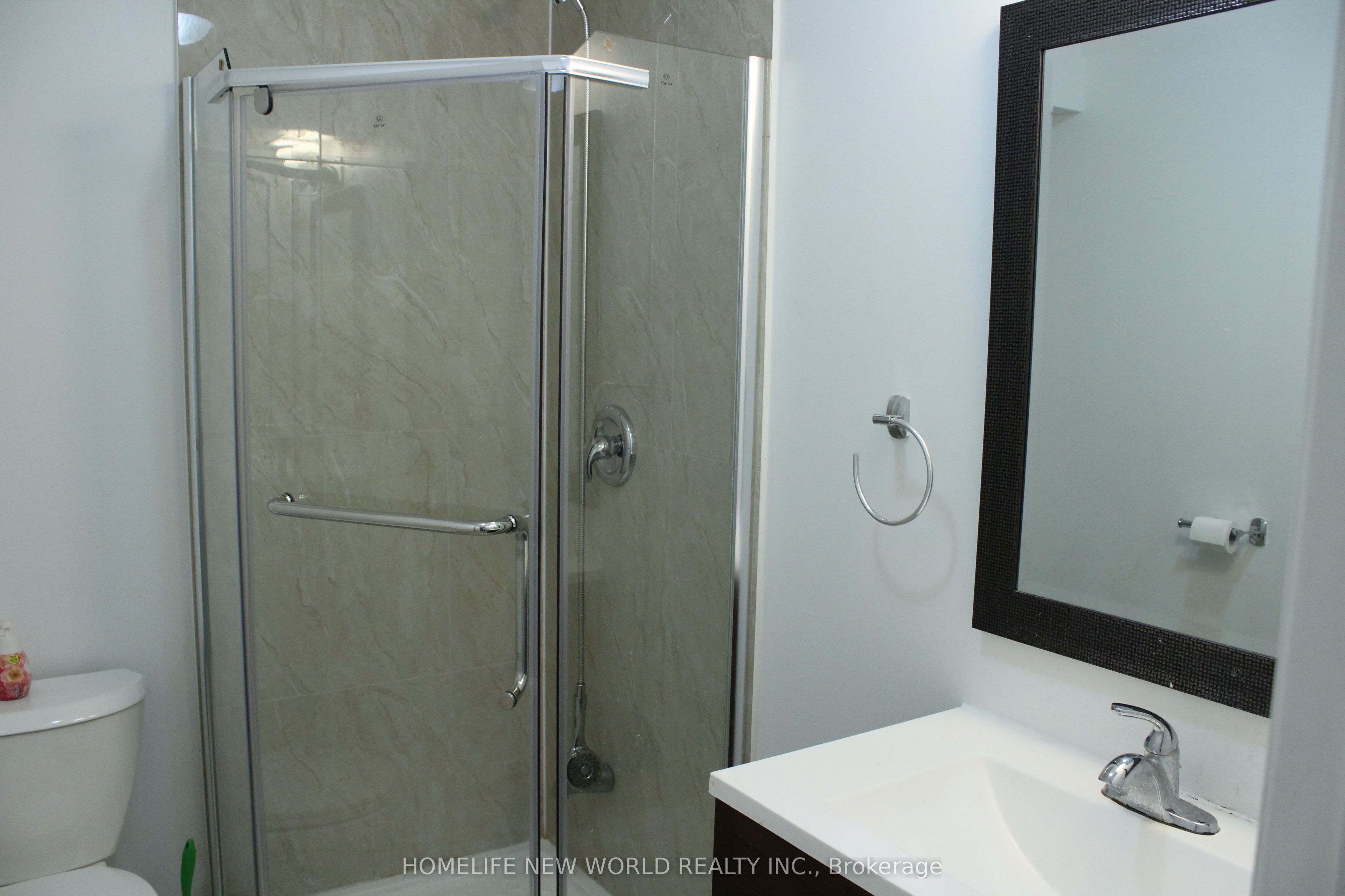 2466 St Clair Avenue W 201, Toronto, ON M6N 1L3 photo 2