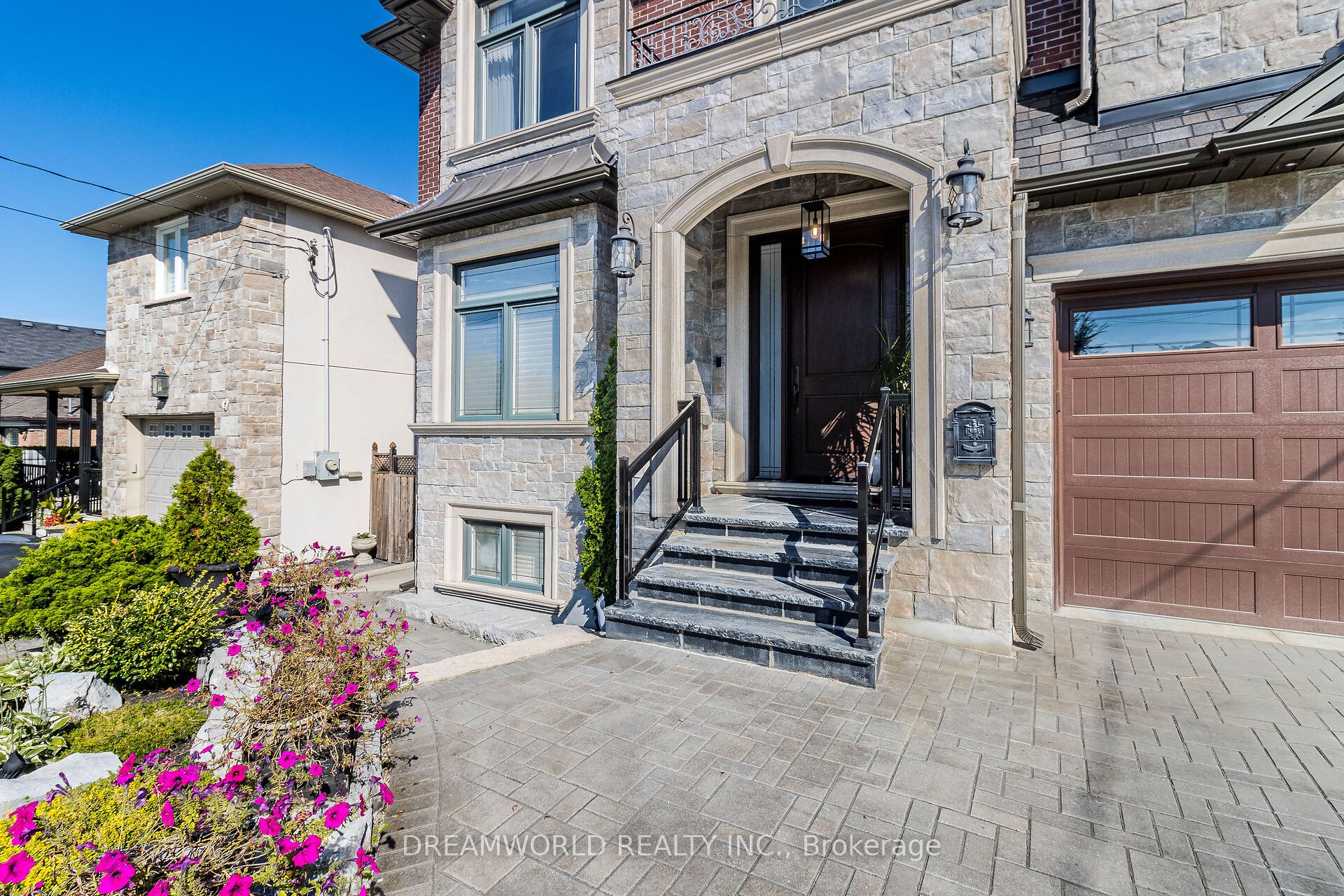 416 Rustic Road, Toronto, ON M6L 1W9 photo 4