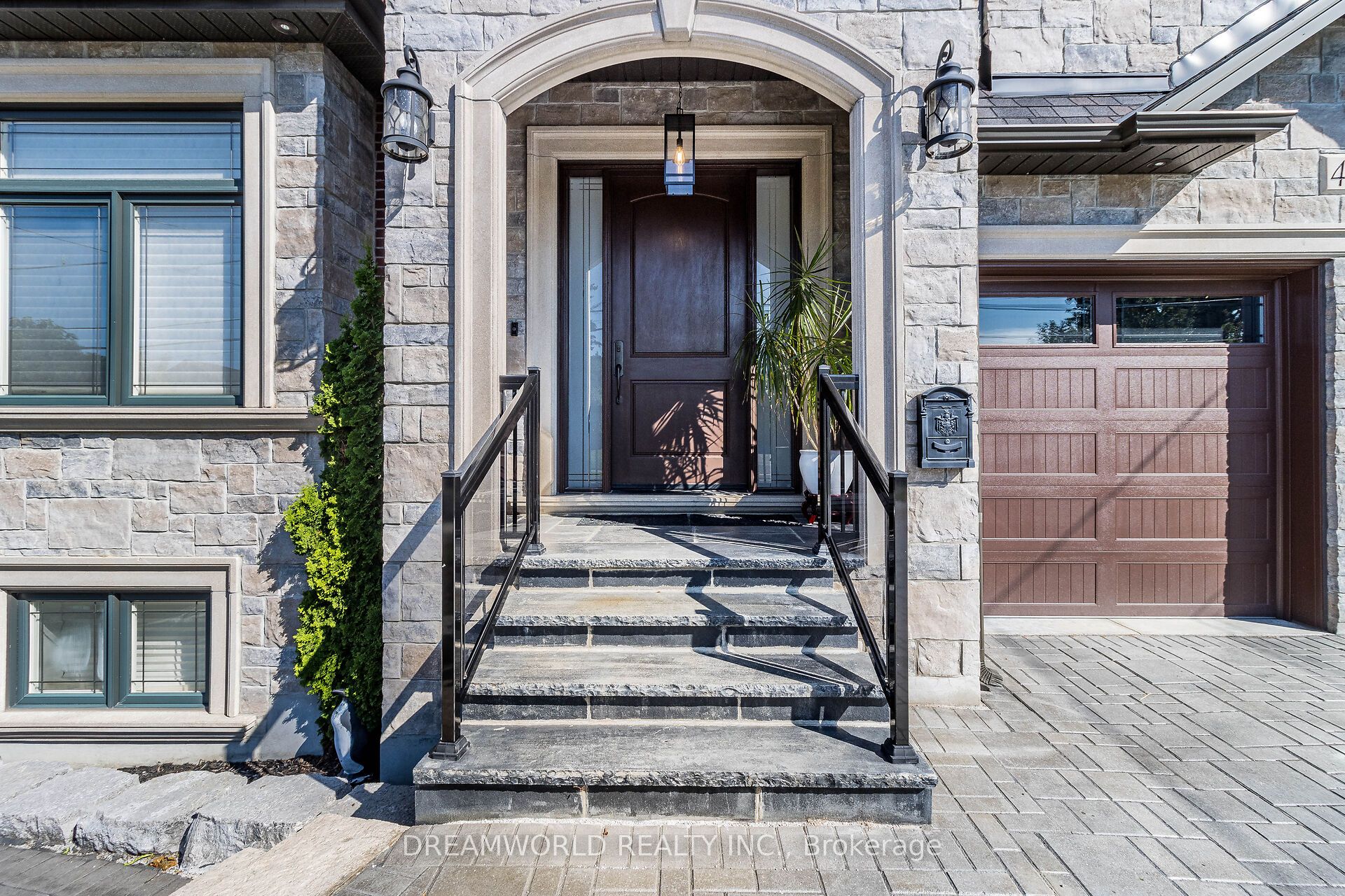 416 Rustic Road, Toronto, ON M6L 1W9 photo 5