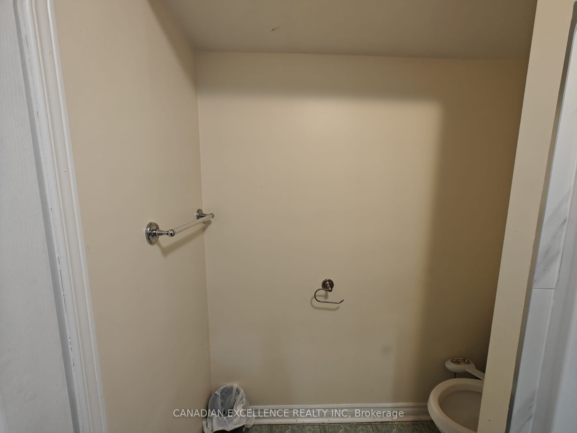 480 N Fernforest Drive, Brampton, ON L6R 2V5 photo 2