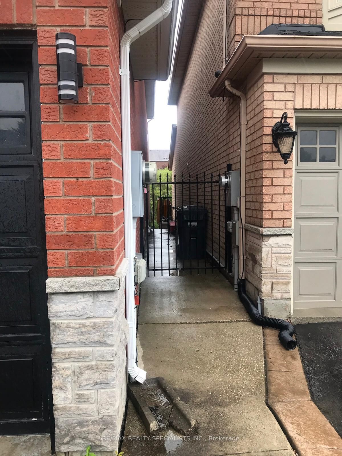 7166 BLACK WALNUT Trail, Mississauga, ON L5N 7N5 photo 3