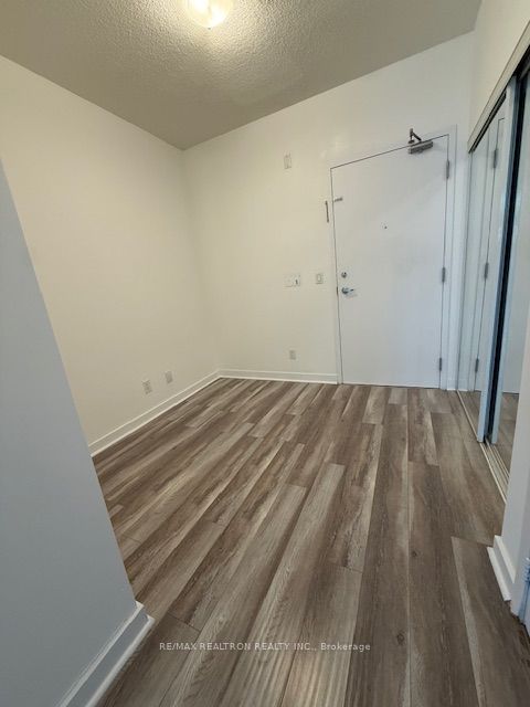 155 Legion Road N 308, Toronto, ON M8Y 0A7 photo 2