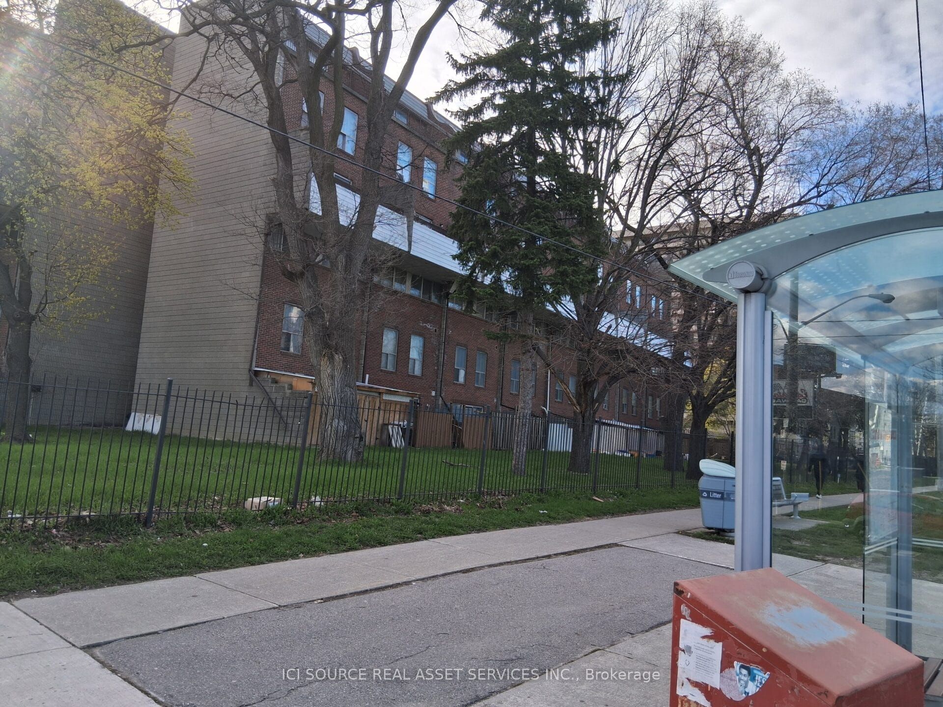 10 Eddystone Avenue 148, Toronto, ON M3N 2T2 photo 2