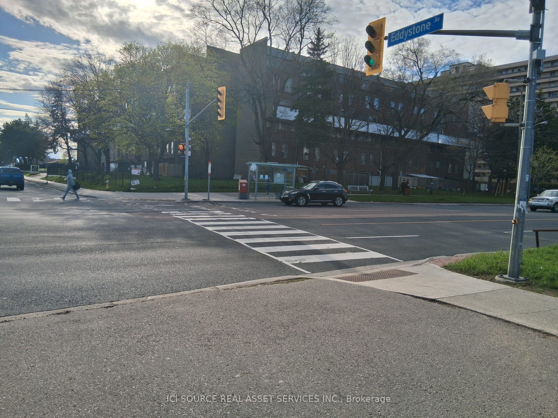 10 Eddystone Avenue 148, Toronto, ON M3N 2T2 photo 3