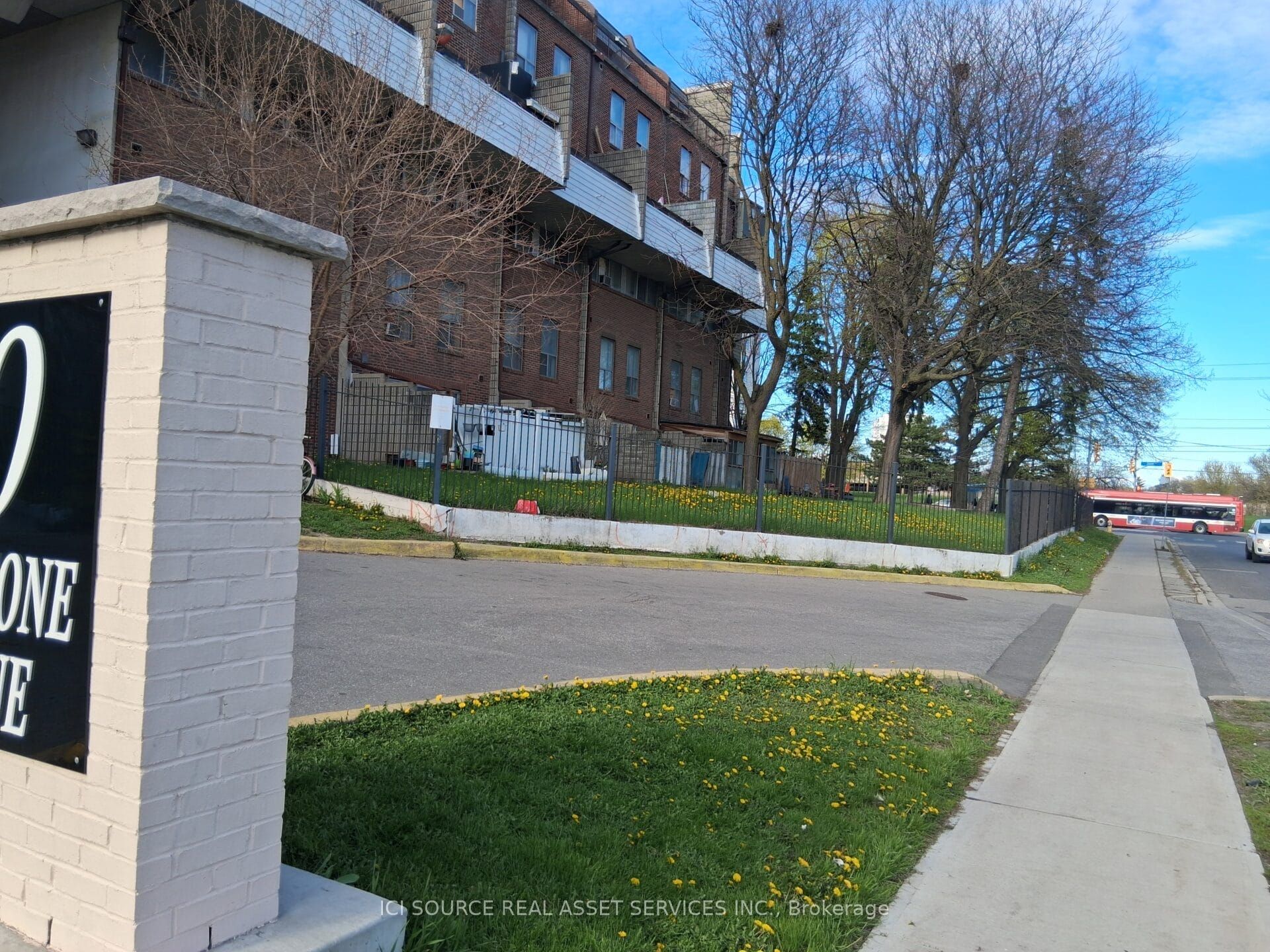 10 Eddystone Avenue 148, Toronto, ON M3N 2T2 photo 4