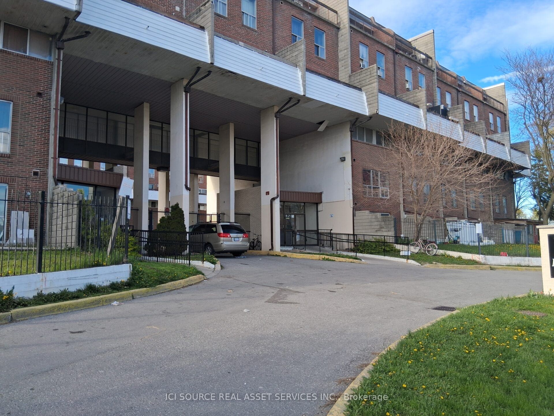 10 Eddystone Avenue 148, Toronto, ON M3N 2T2 photo 5