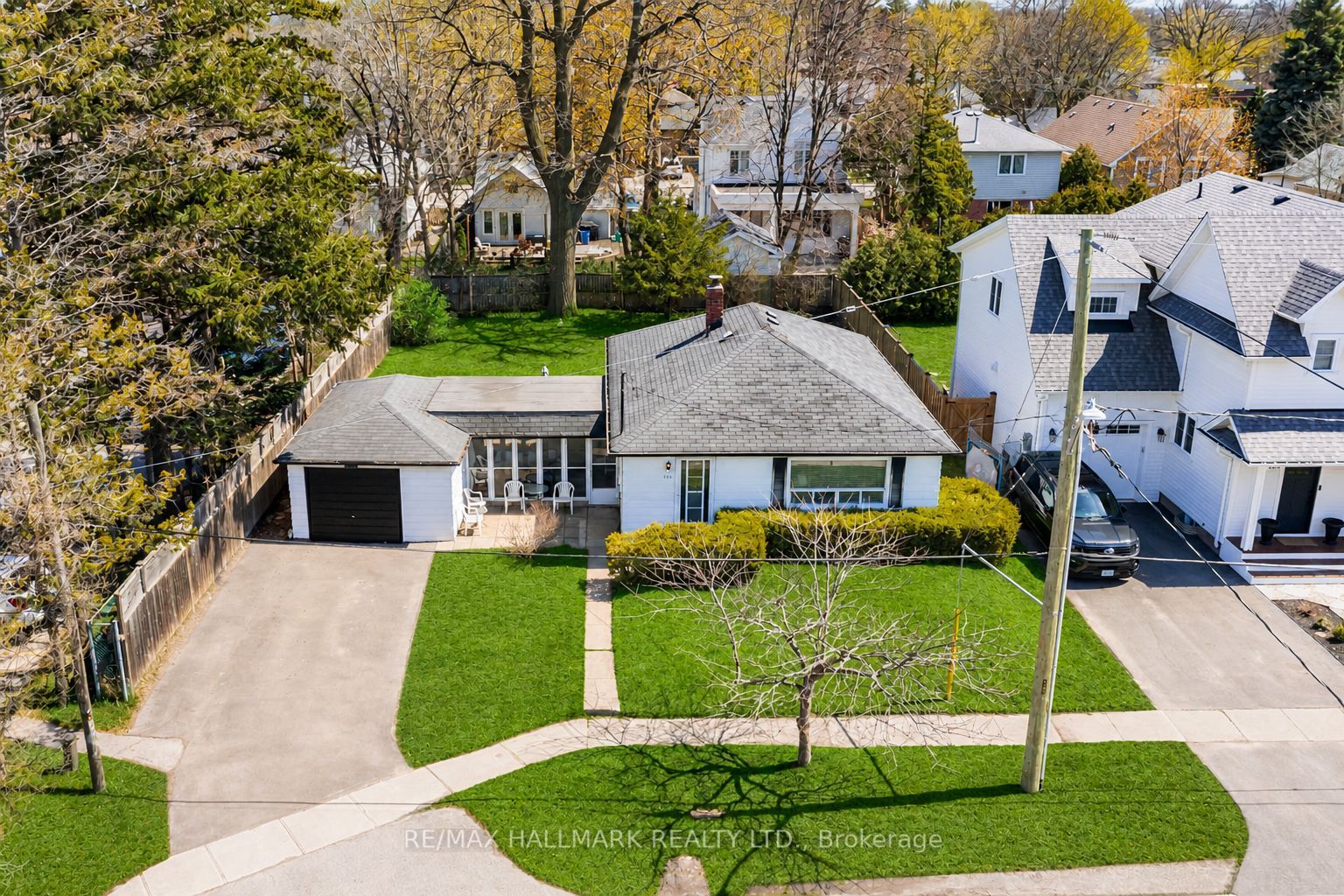 122 Hawthorne Road, Oakville, ON L6K 1V8 photo 2