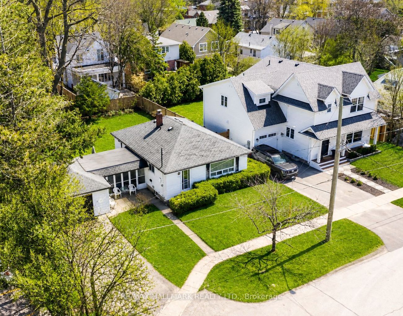 122 Hawthorne Road, Oakville, ON L6K 1V8 photo 3