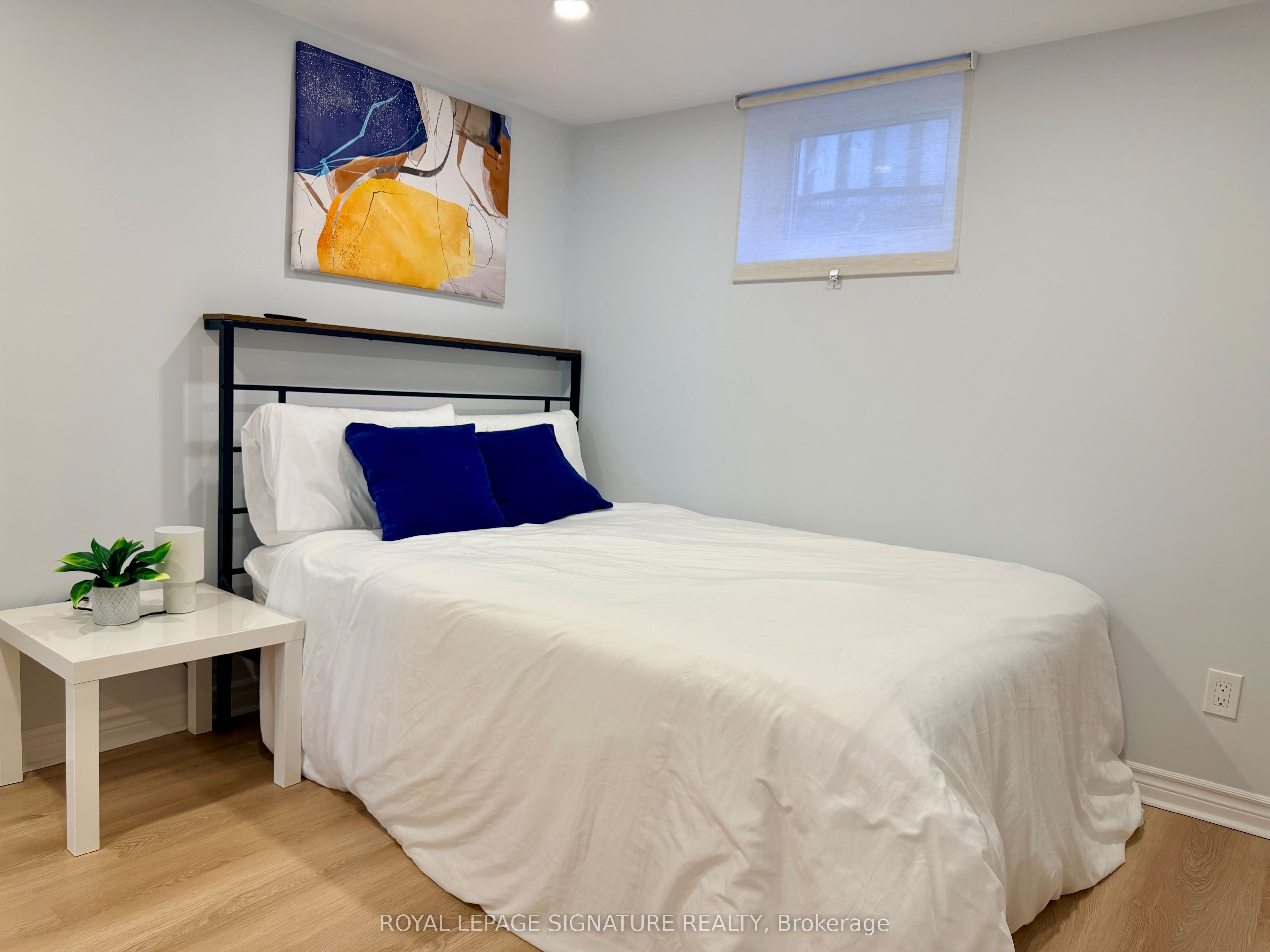 450 Abington Avenue Room 1, Mississauga, ON L5A 1L7