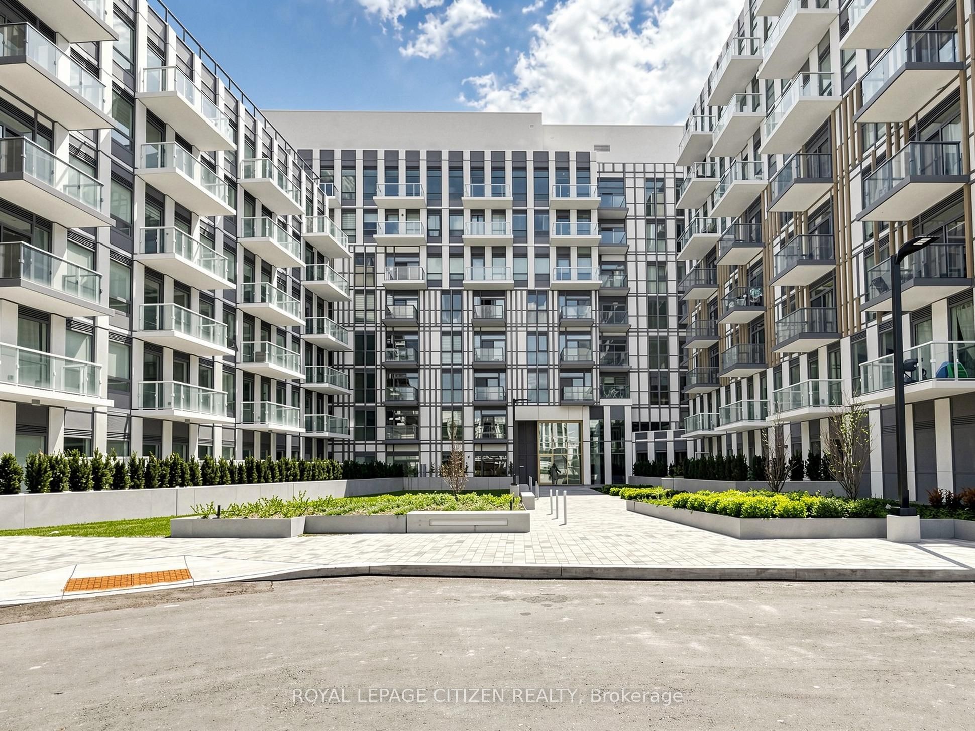 1005 Dundas Street 814, Oakville, ON L6H 8C7