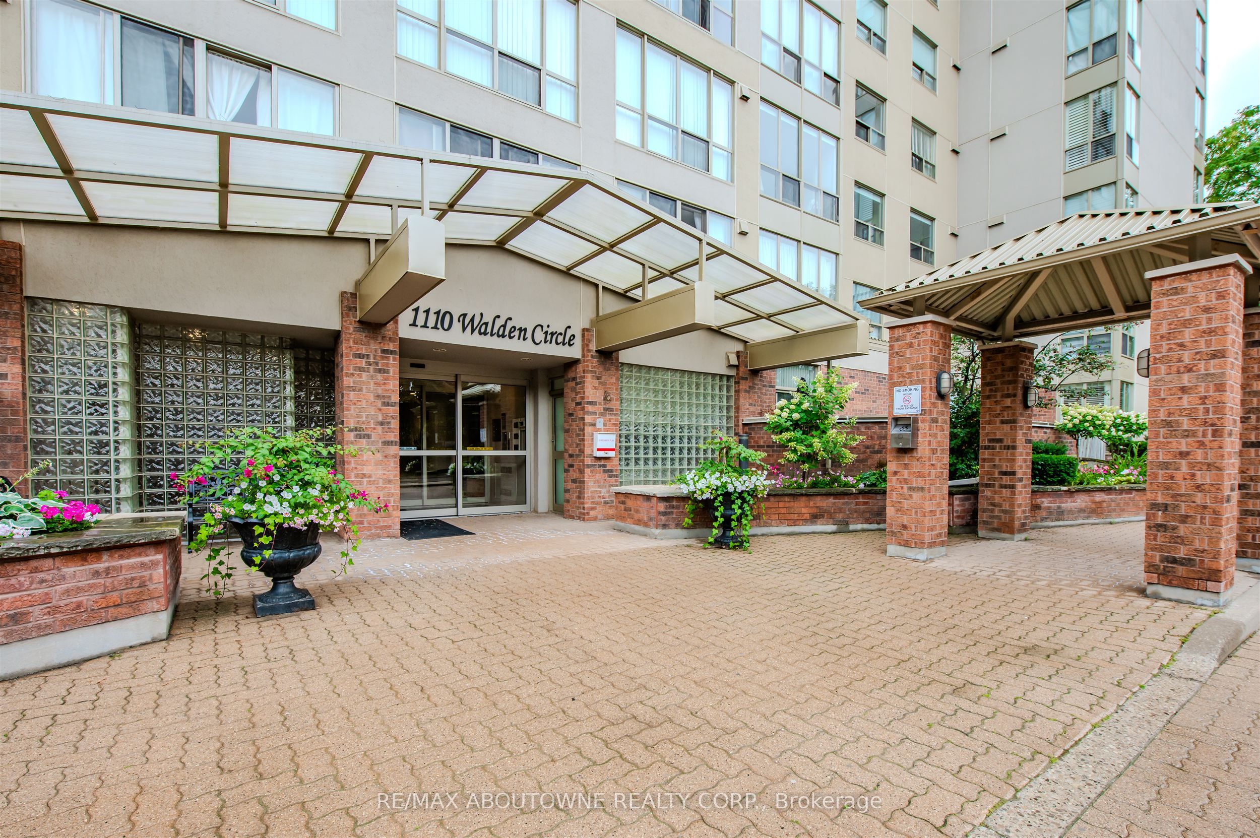 1110 Walden Circle 903, Mississauga, ON L5J 4R3