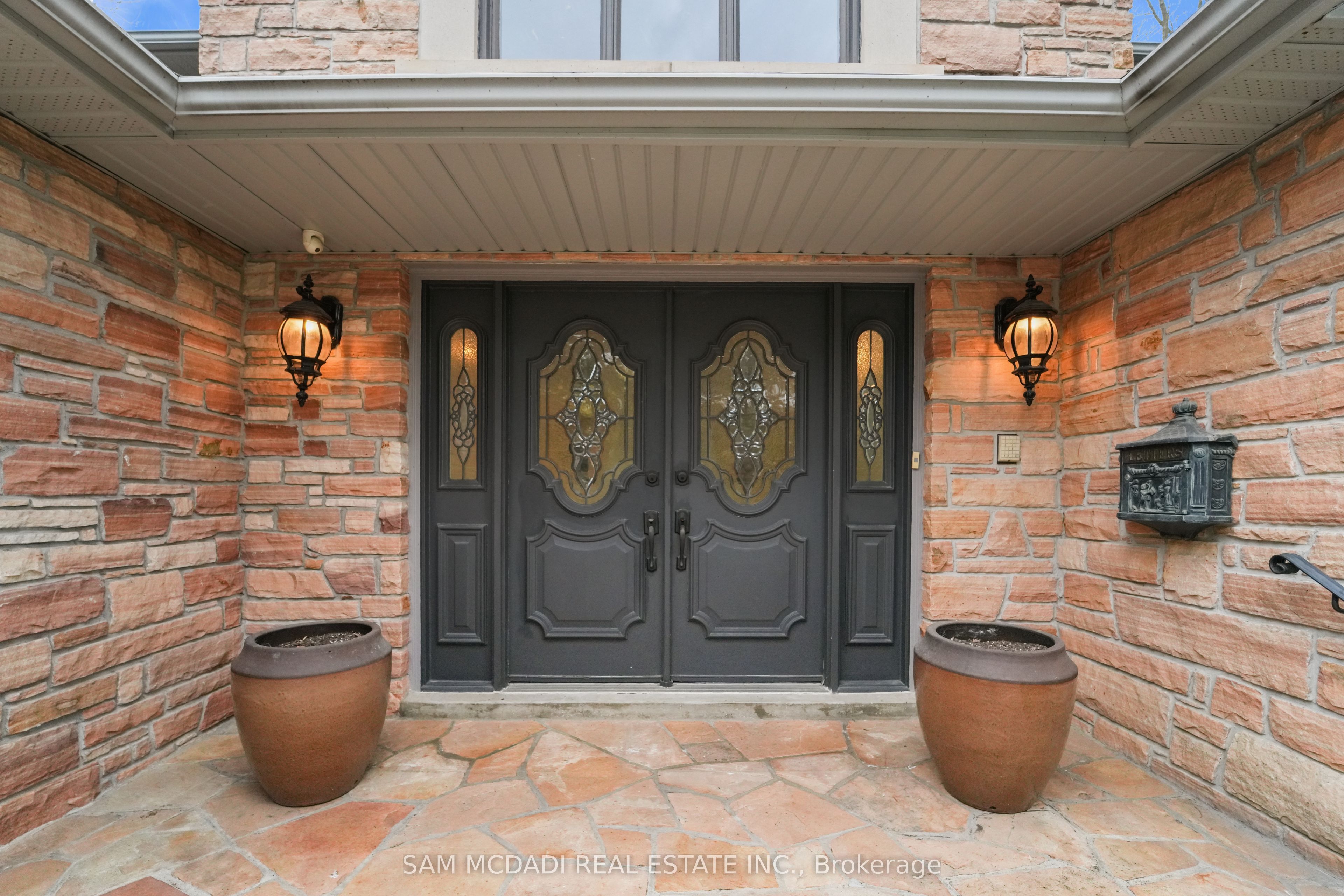 495 Meadow Wood Road, Mississauga, ON L5J 2S4 photo 2
