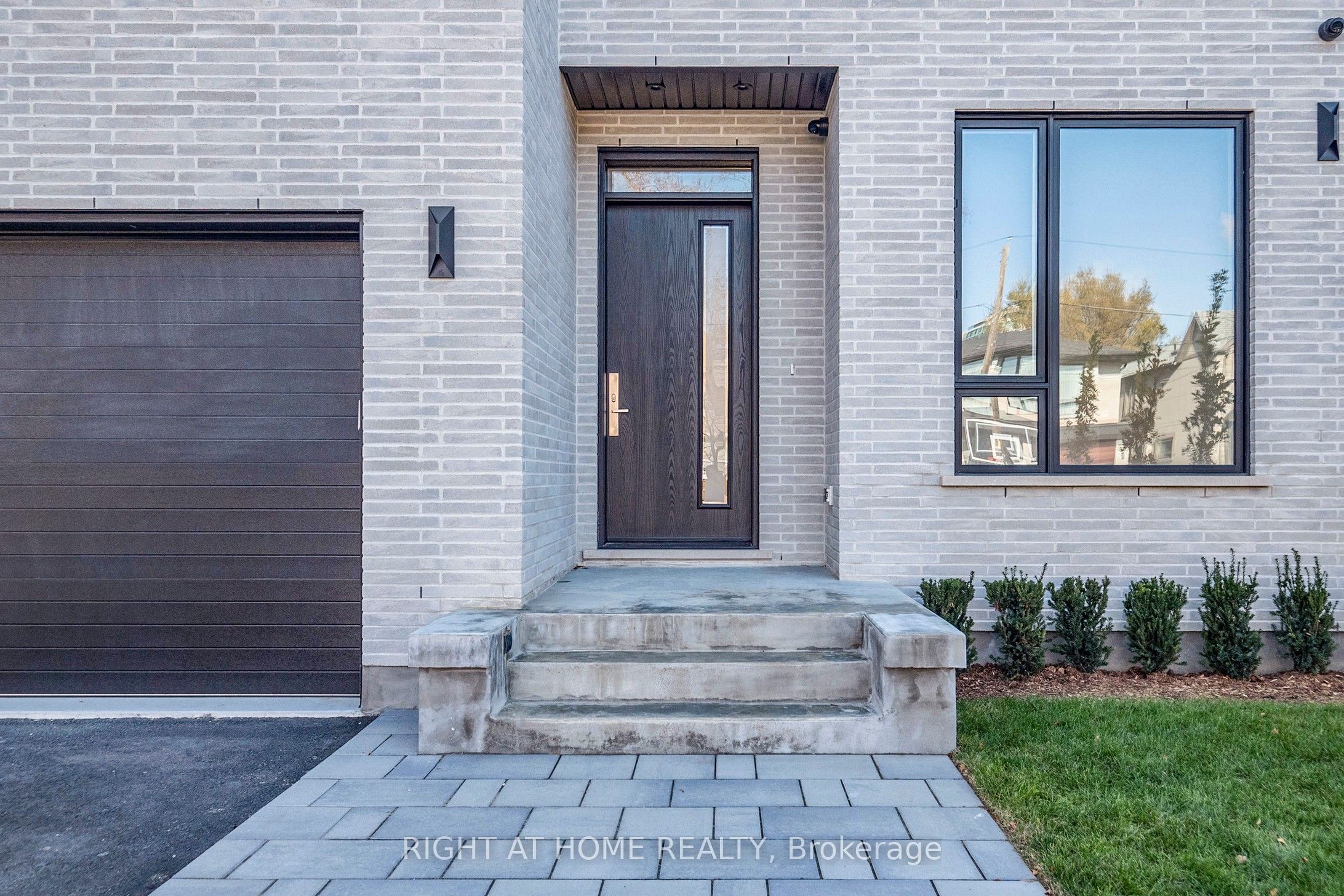 19 Putney Road, Toronto, ON M8W 2K6 photo 3