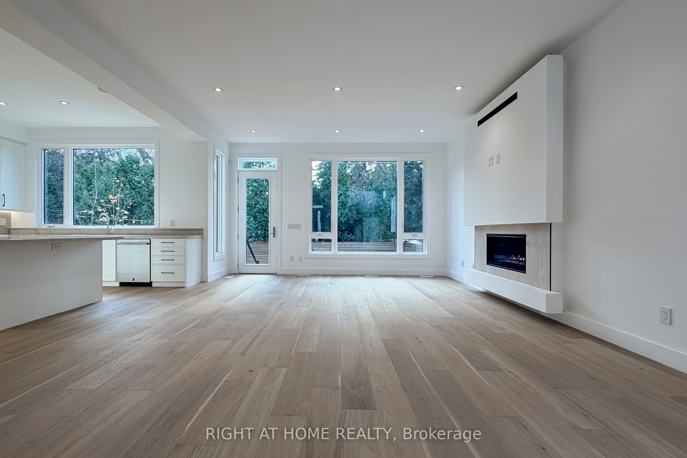 19 Putney Road, Toronto, ON M8W 2K6 photo 5