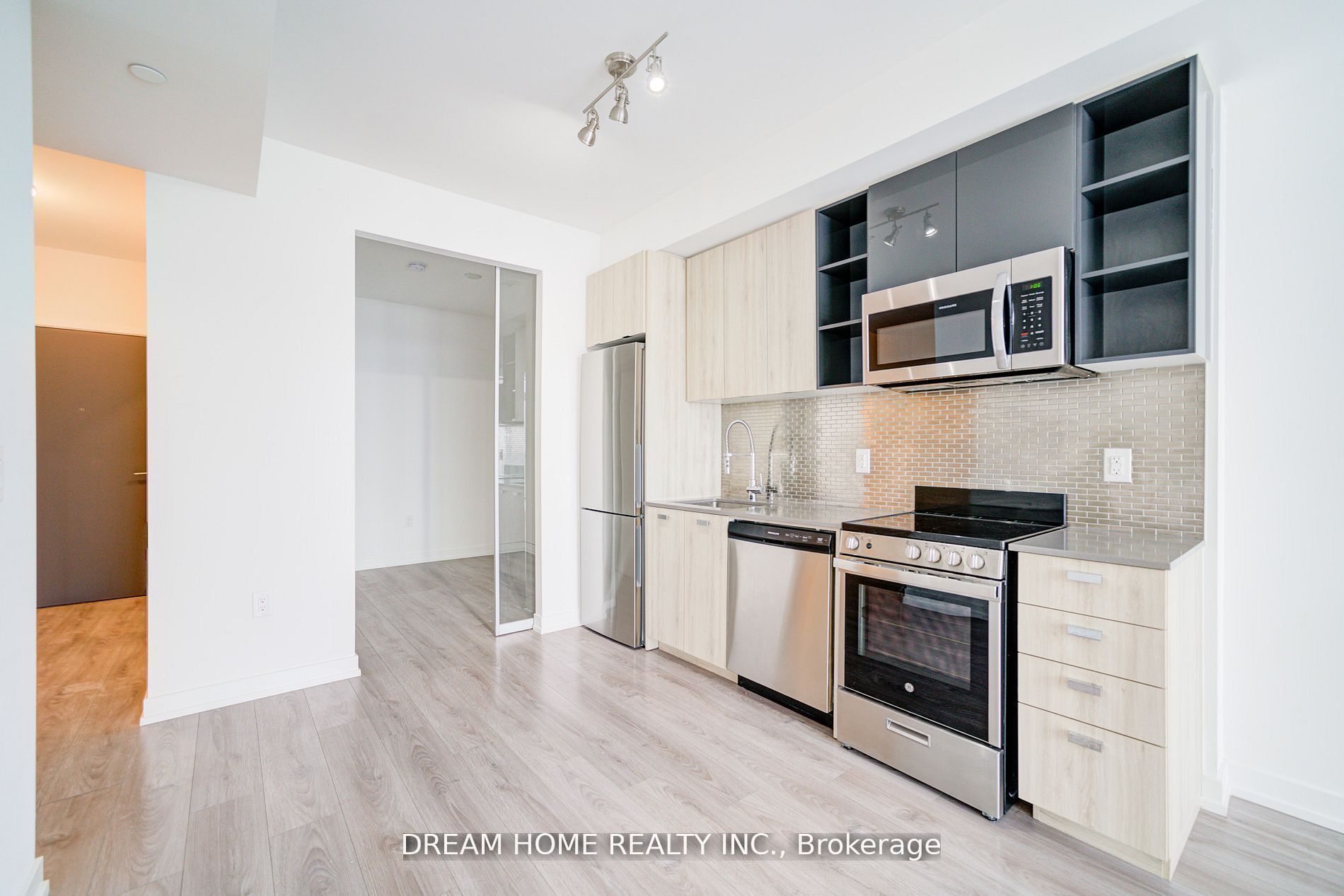 10 de boers Drive 1008, Toronto, ON M3J 0L6 photo 4