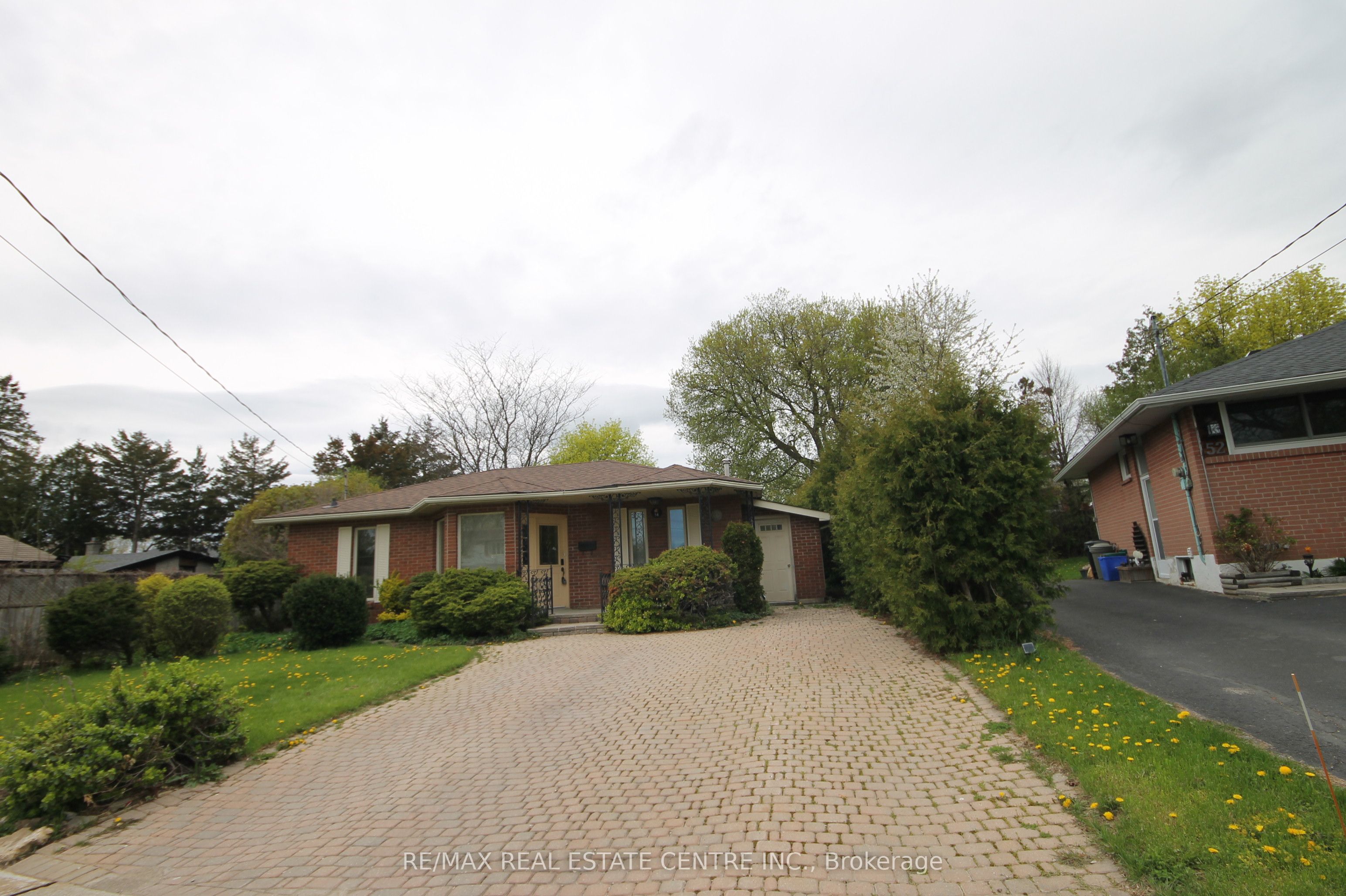 54 Moultrey Crescent, Halton Hills, ON L7G 4N5