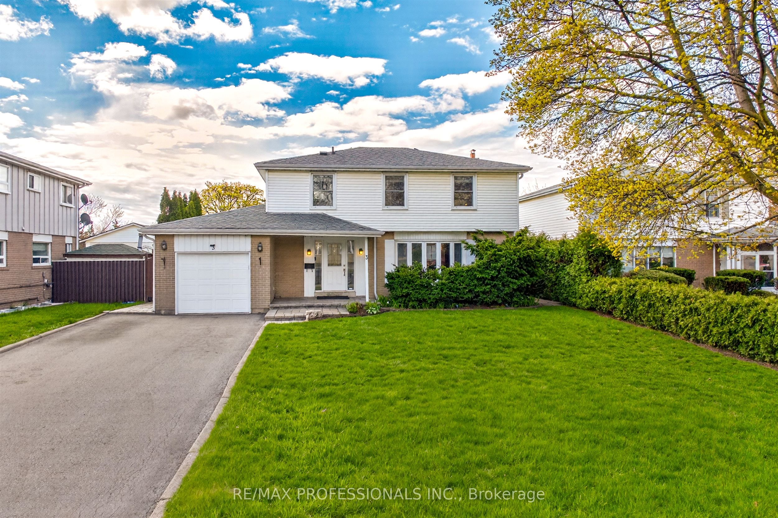 3 Caledon Court, Brampton, ON L6T 1Z6