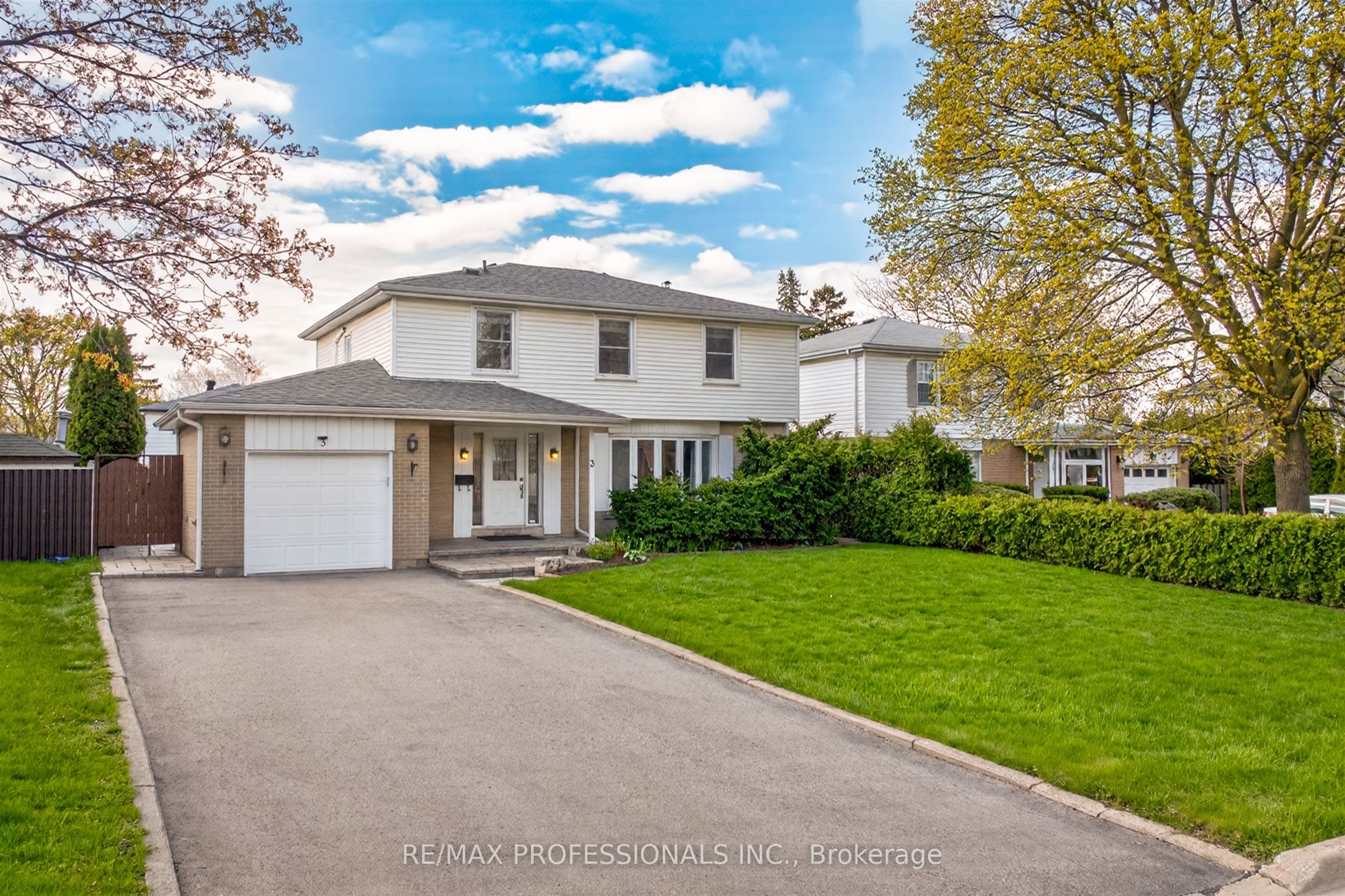 3 Caledon Court, Brampton, ON L6T 1Z6 photo 2