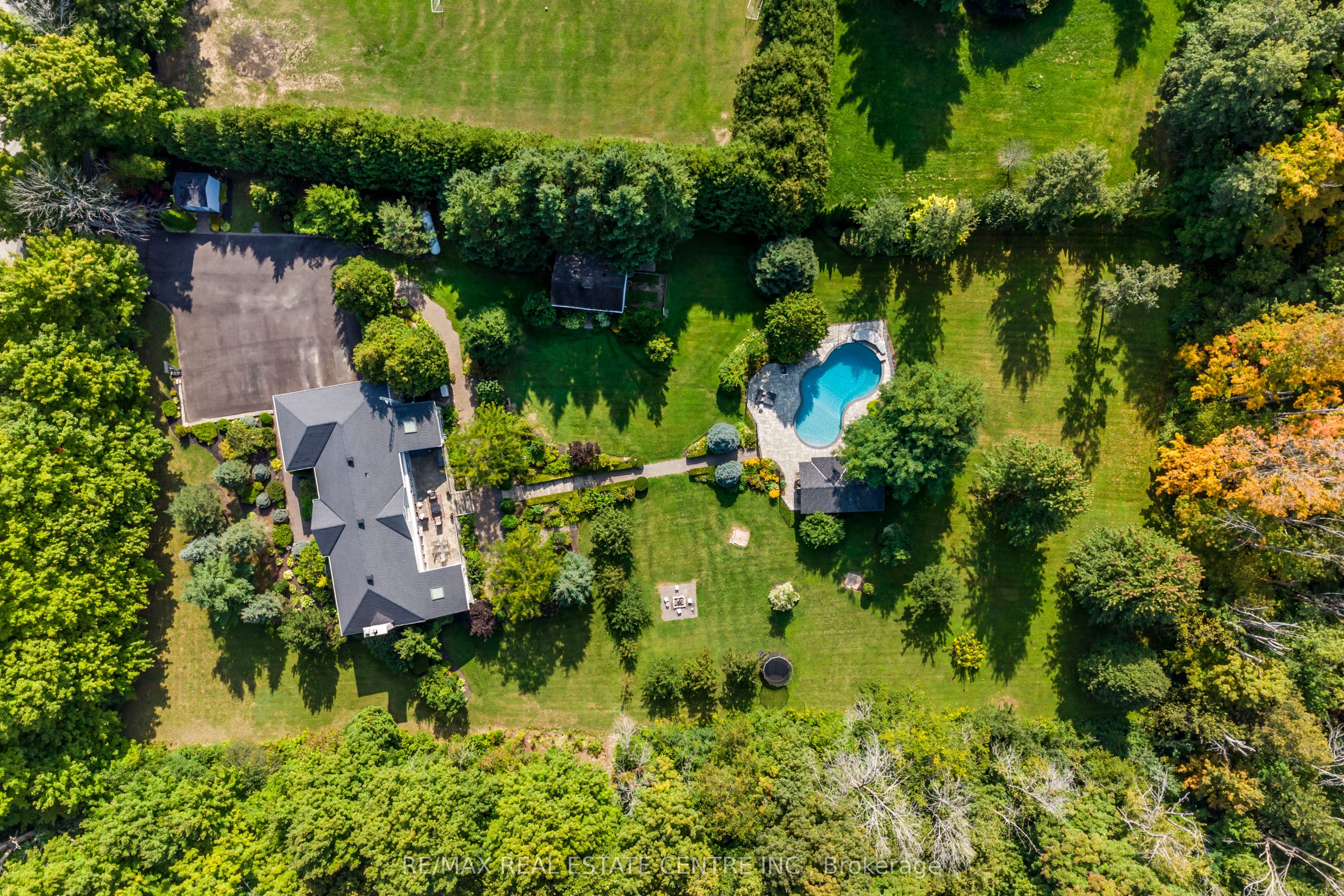 4220 Ennisclare Drive, Milton, ON N0B 2K0 photo 2