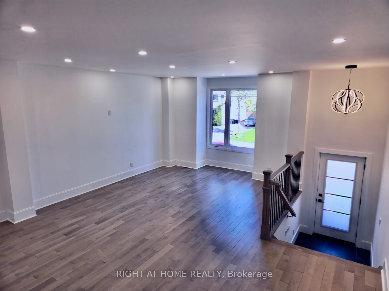 21B Roseland Drive, Toronto, ON M8W 1Y3 photo 3