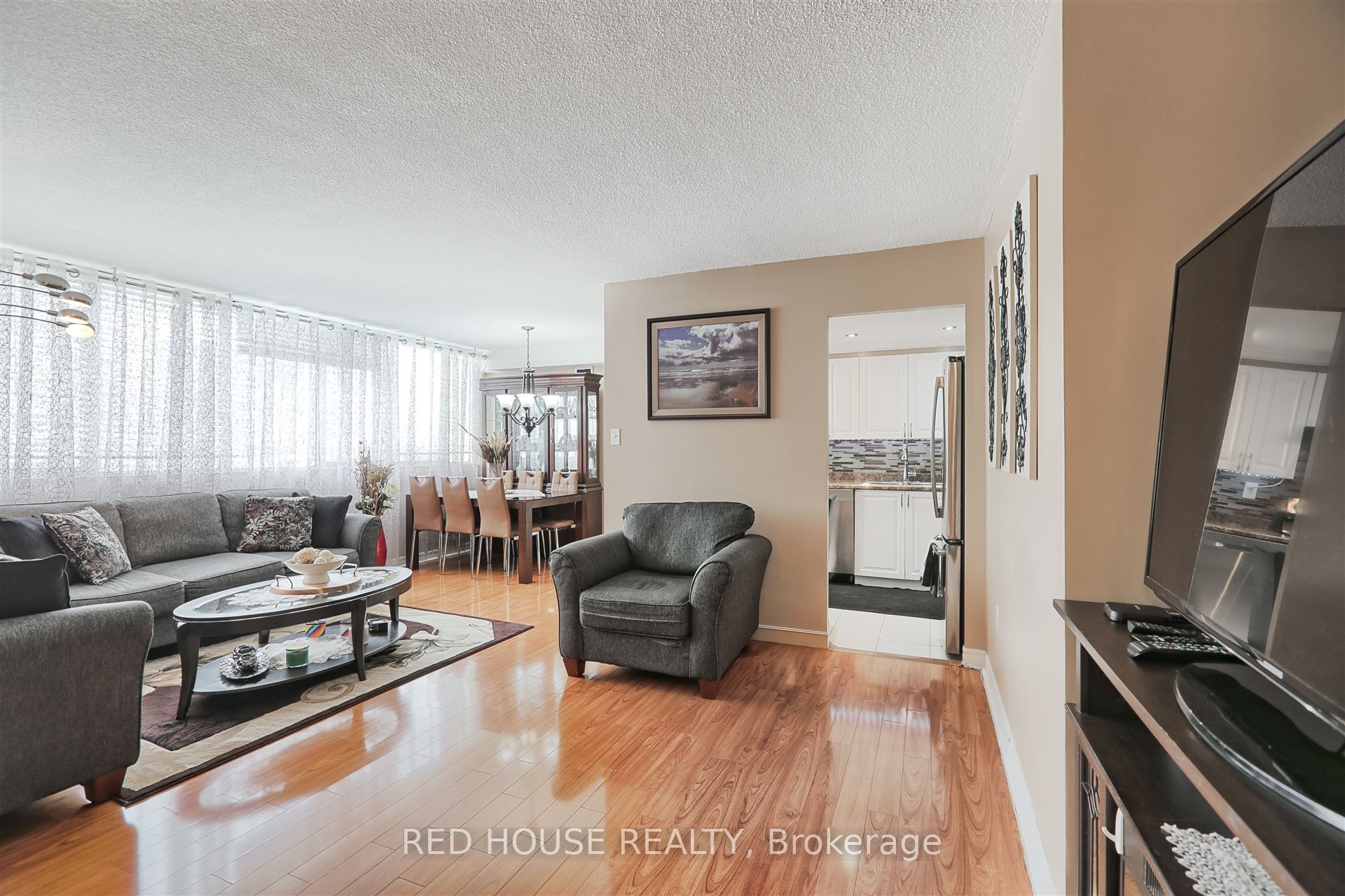 3590 Kaneff Crescent 705, Mississauga, ON L5A 3X3 photo 3